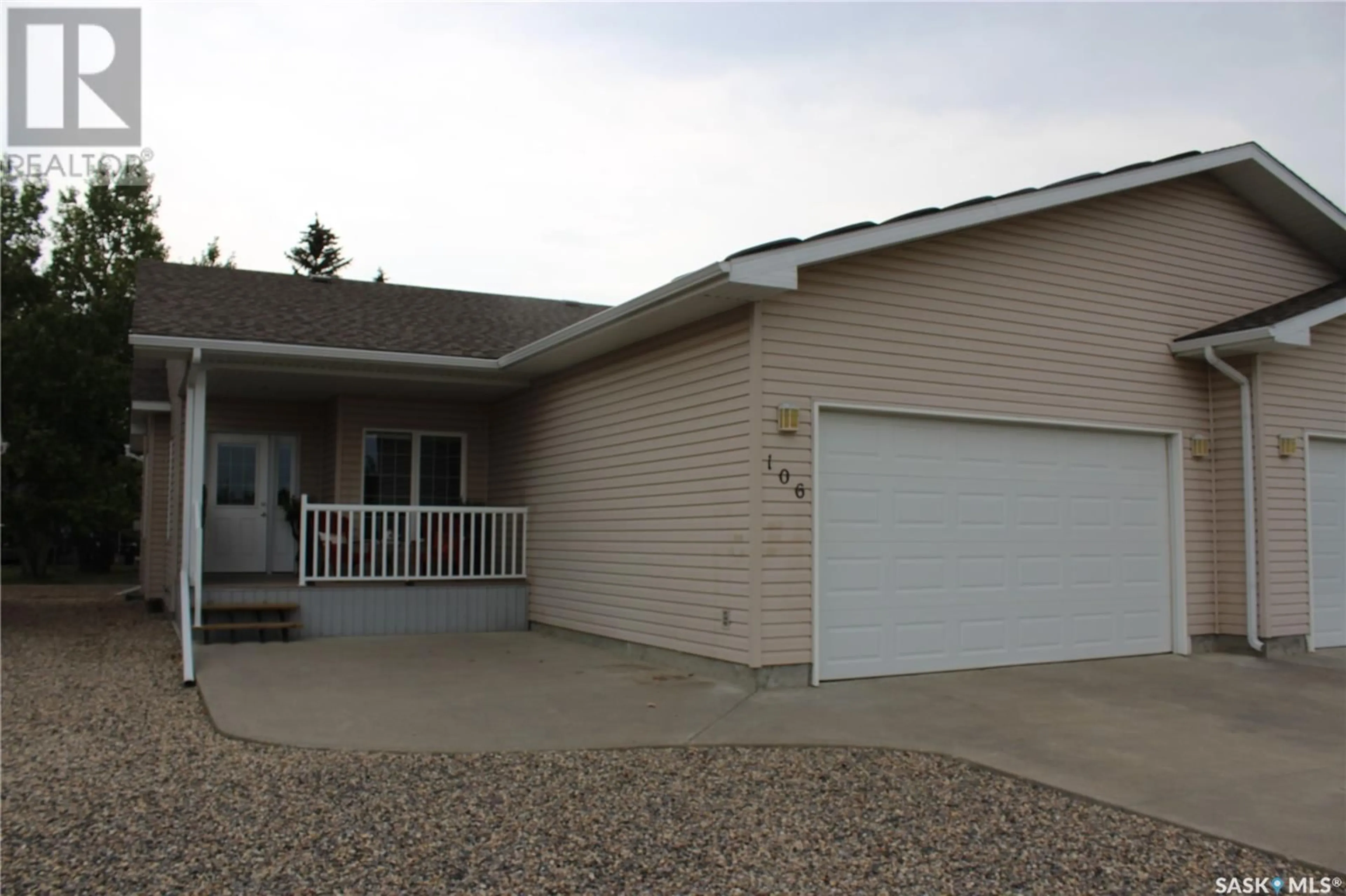 Home with vinyl exterior material, street for 106 Erickson STREET, Midale Saskatchewan S0C1S0