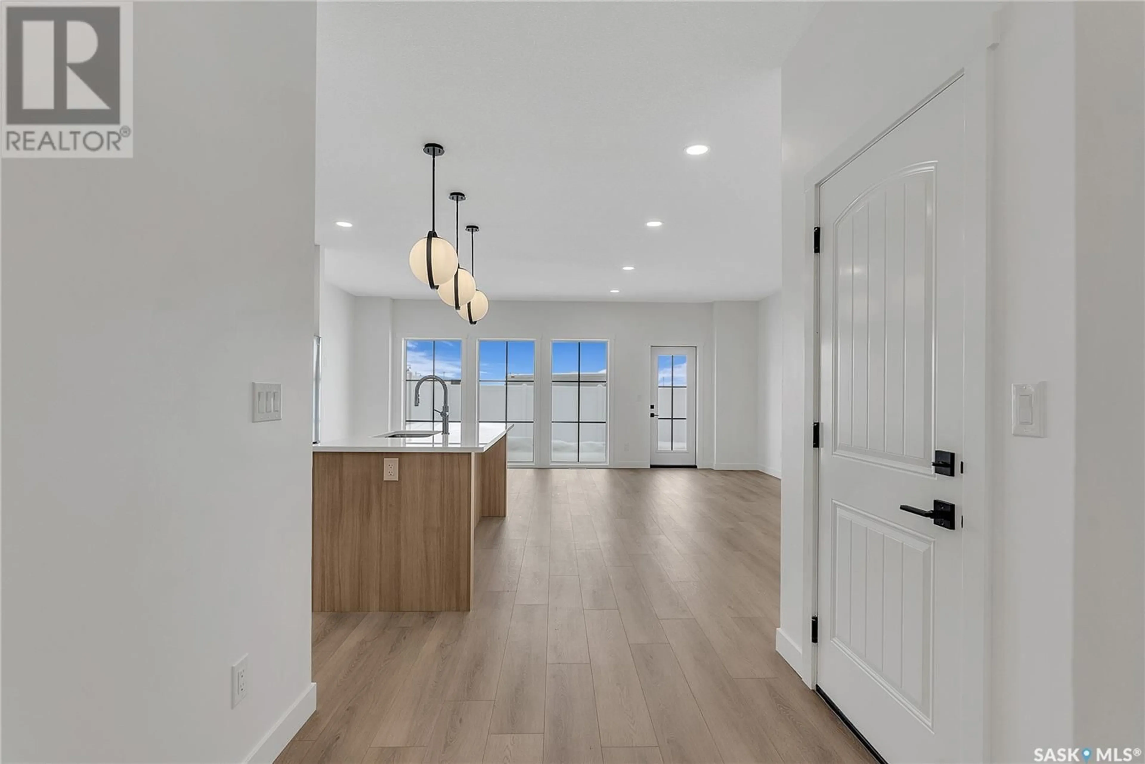Indoor garage for 24 BRIGHTON BOULEVARD, Saskatoon Saskatchewan S7V1X1