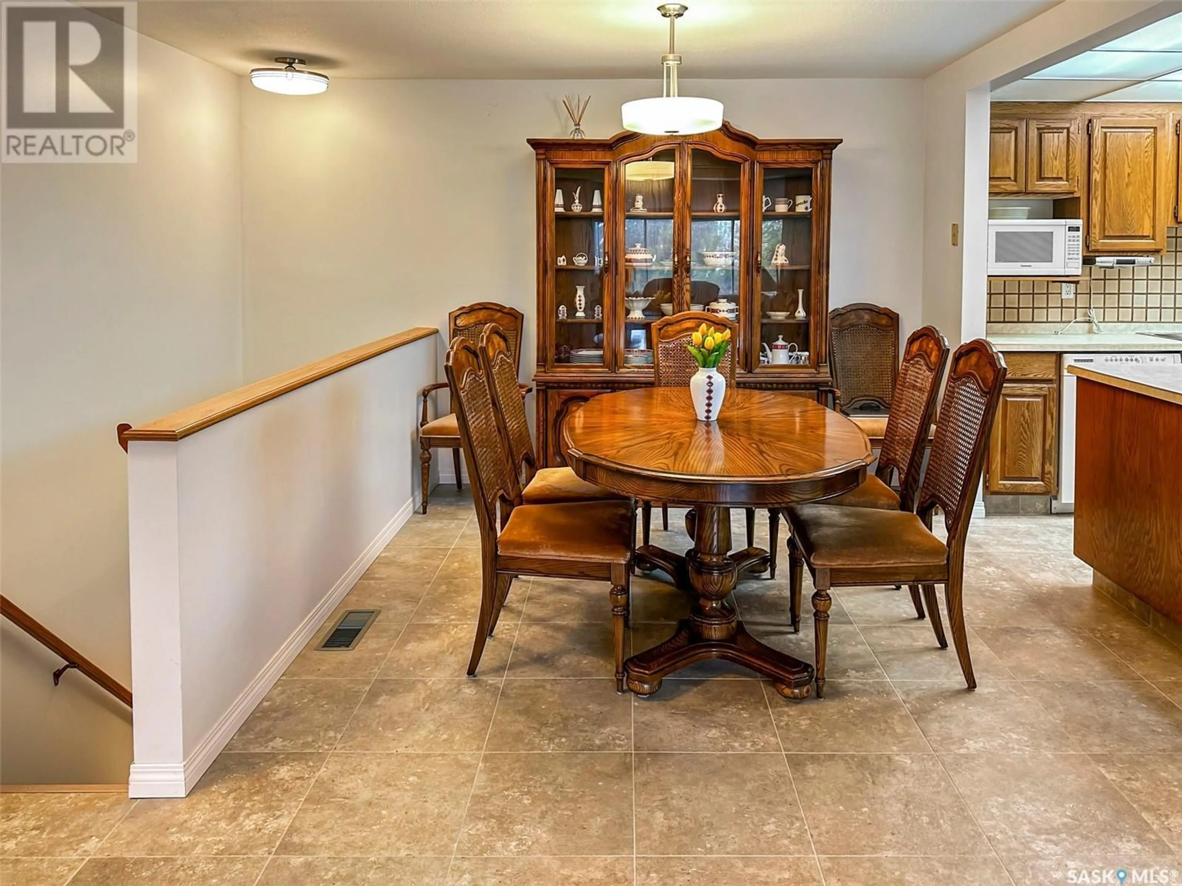 Dining room, ceramic/tile floor for 15 275 Alpine CRESCENT, Swift Current Saskatchewan S9H4Y8