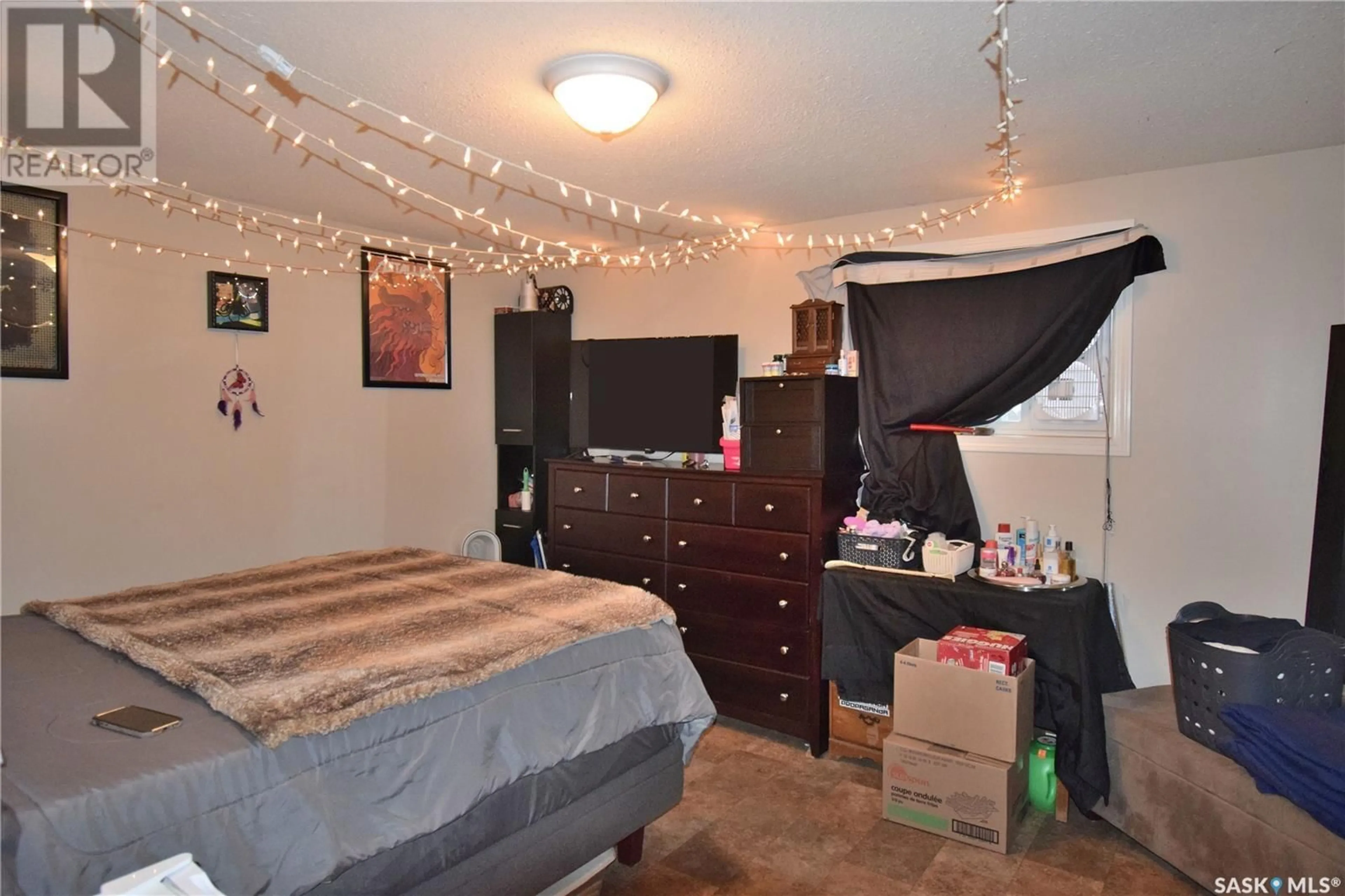 A pic of a room for 307 15th STREET W, Prince Albert Saskatchewan S6V3R1