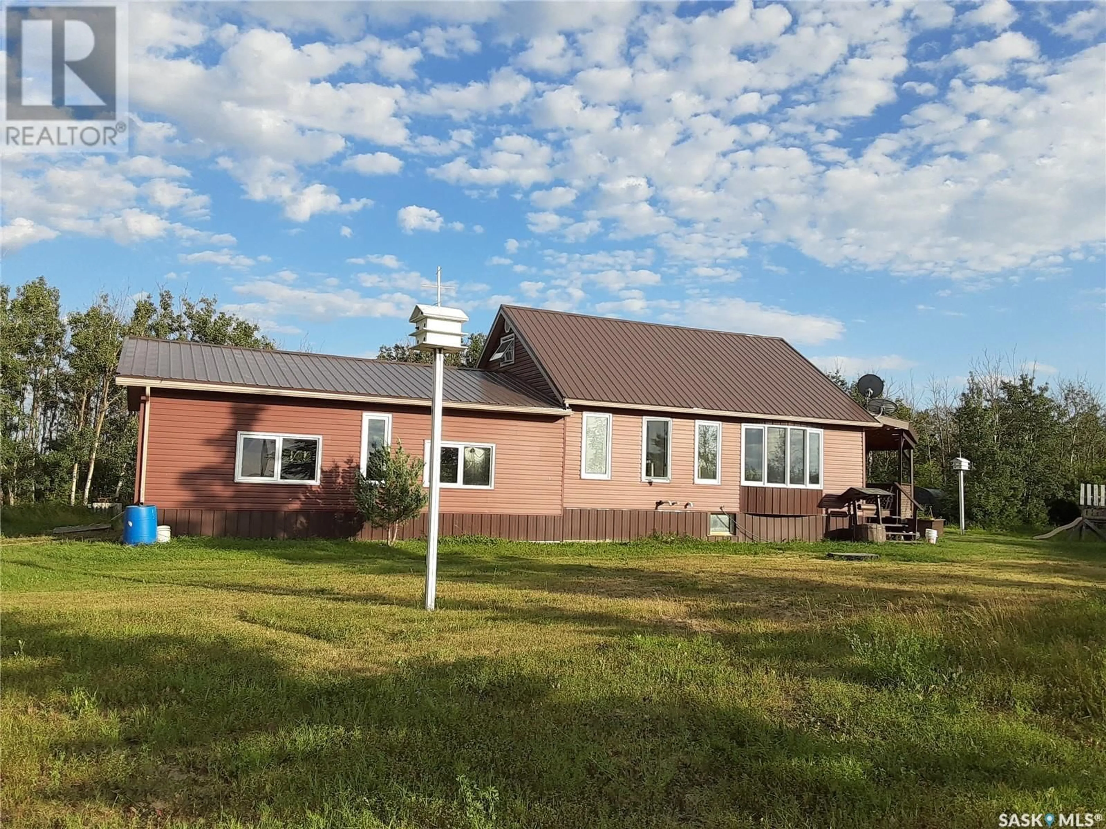 A pic from outside/outdoor area/front of a property/back of a property/a pic from drone, building for Springburn Acreage, Wynyard Saskatchewan S0A4T0