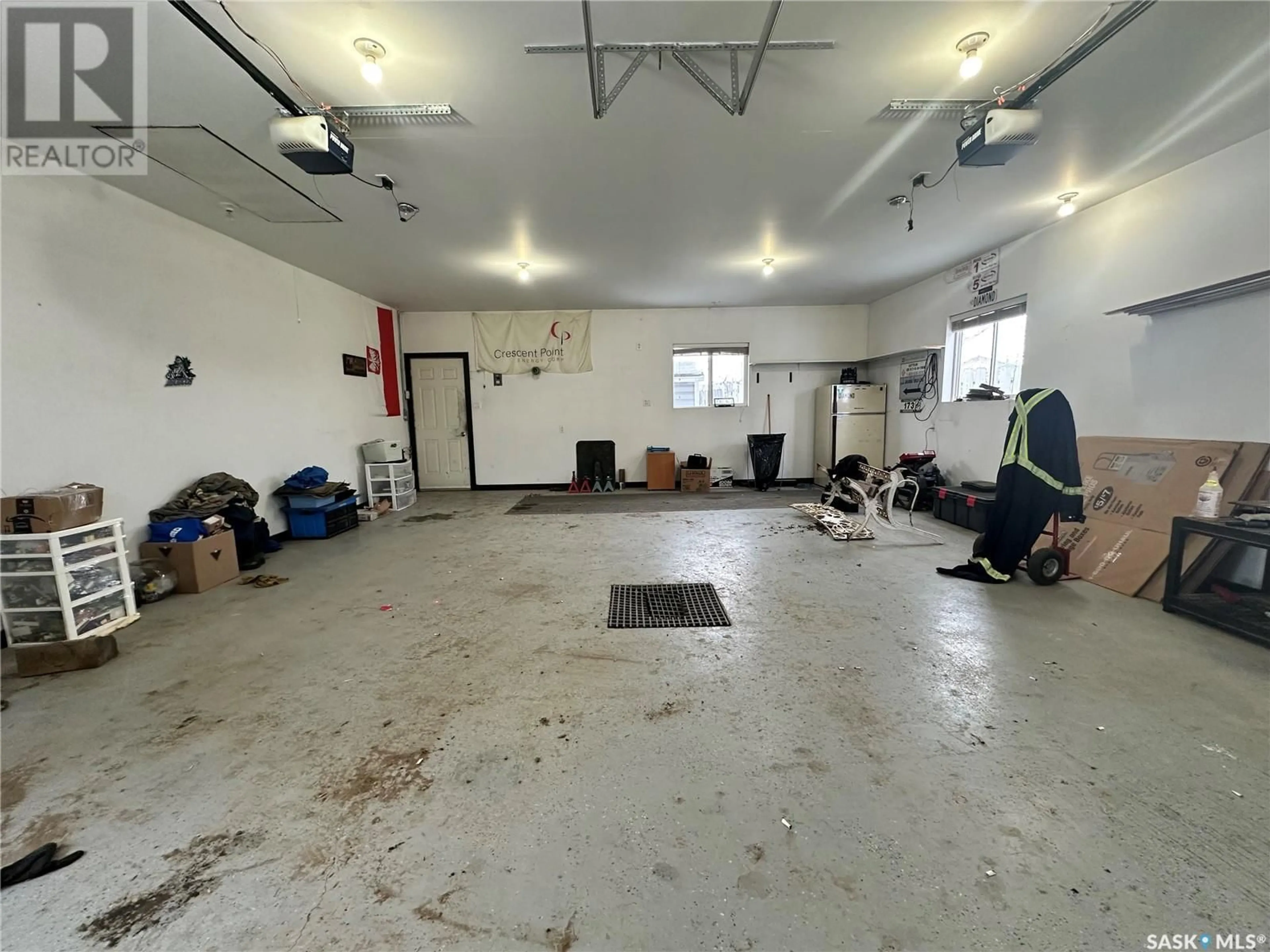 Indoor garage for 630 6TH AVENUE, Swift Current Saskatchewan S9H3Z2