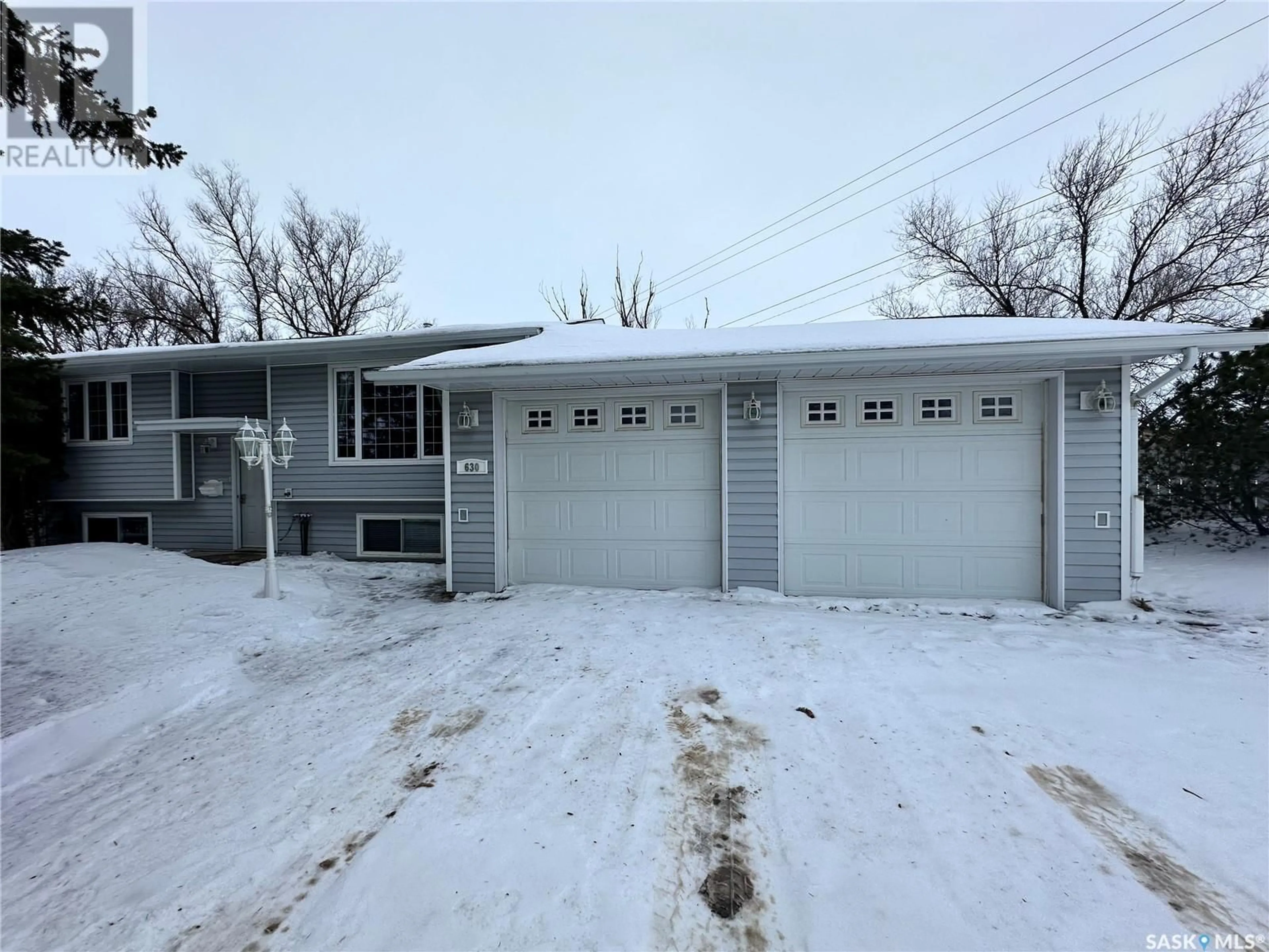 Indoor garage for 630 6th AVENUE NW, Swift Current Saskatchewan S9H3Z2