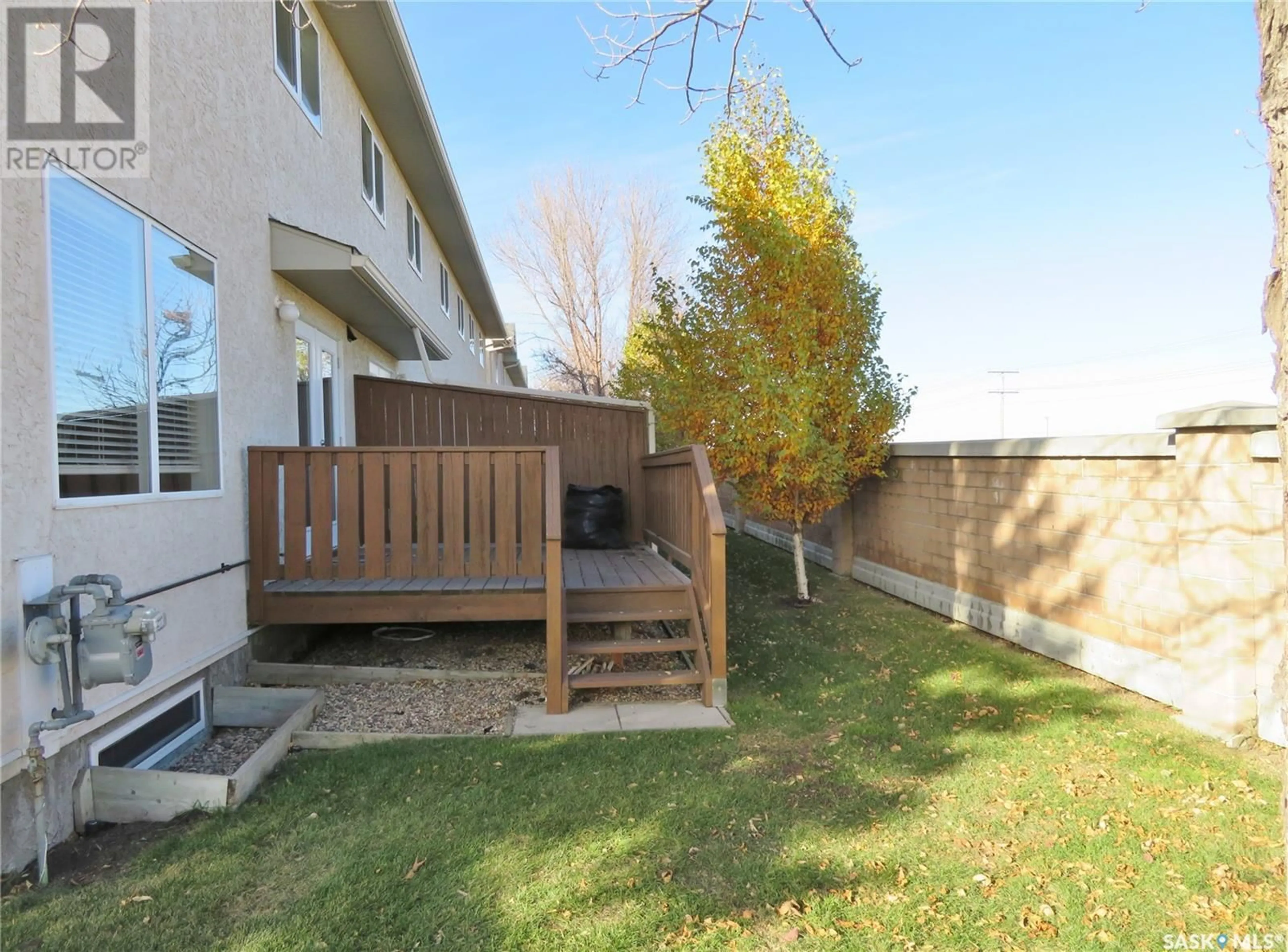 Patio, street for 123 445 Bayfield CRESCENT, Saskatoon Saskatchewan S7V1J1