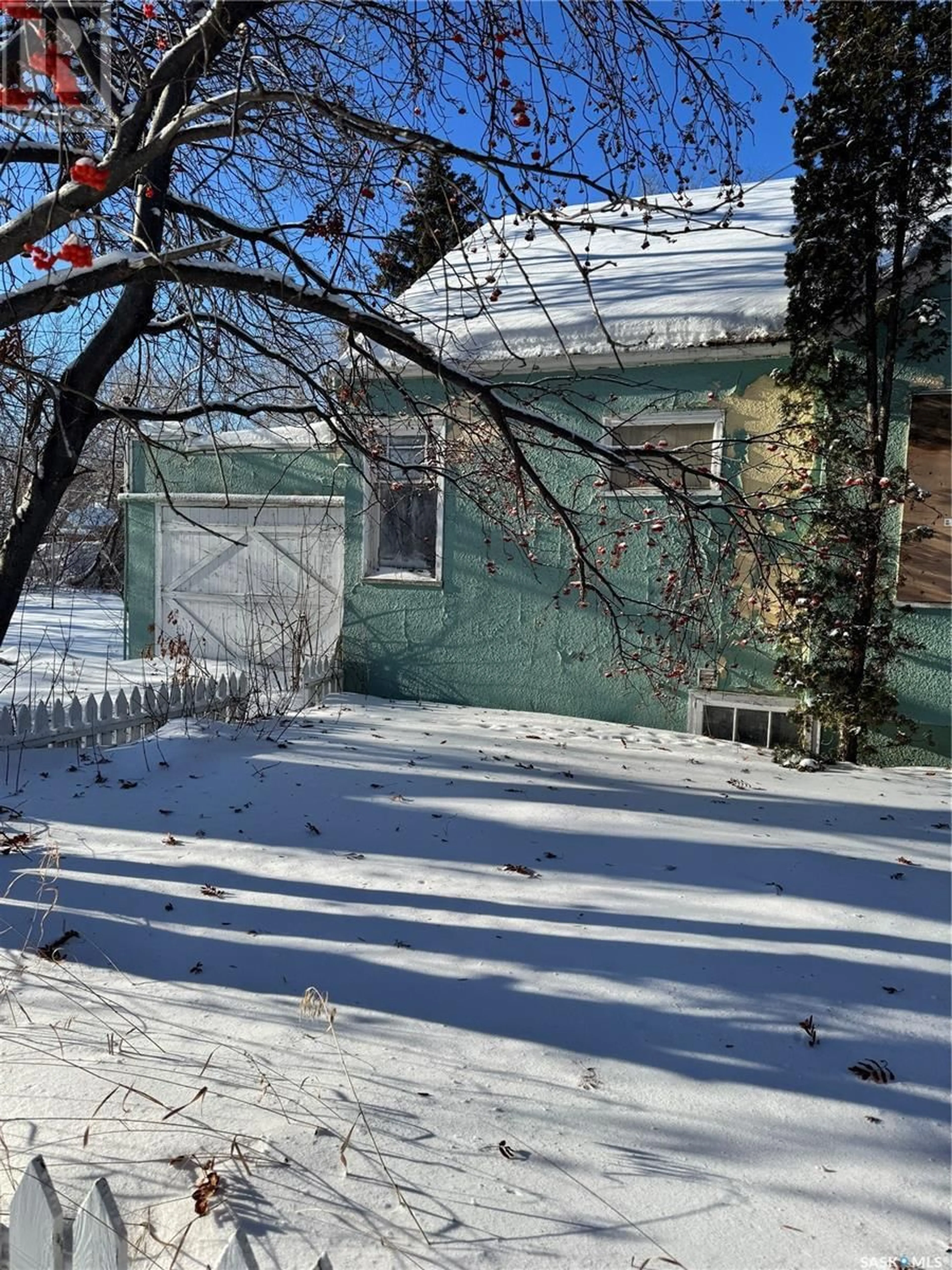 Patio, street for 120 1st STREET E, Langham Saskatchewan S0K0H8