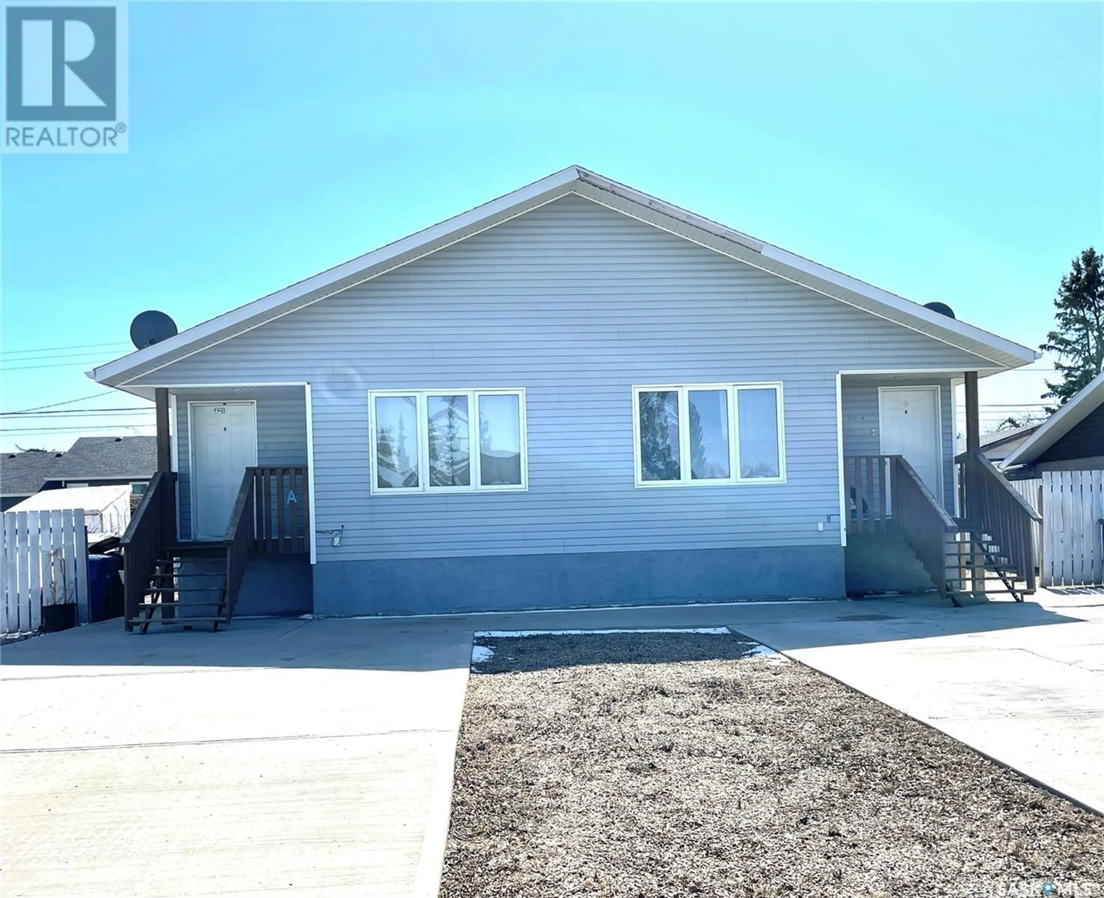 Home with vinyl exterior material, unknown for 321 A/B 29th STREET, Battleford Saskatchewan S0M0E0