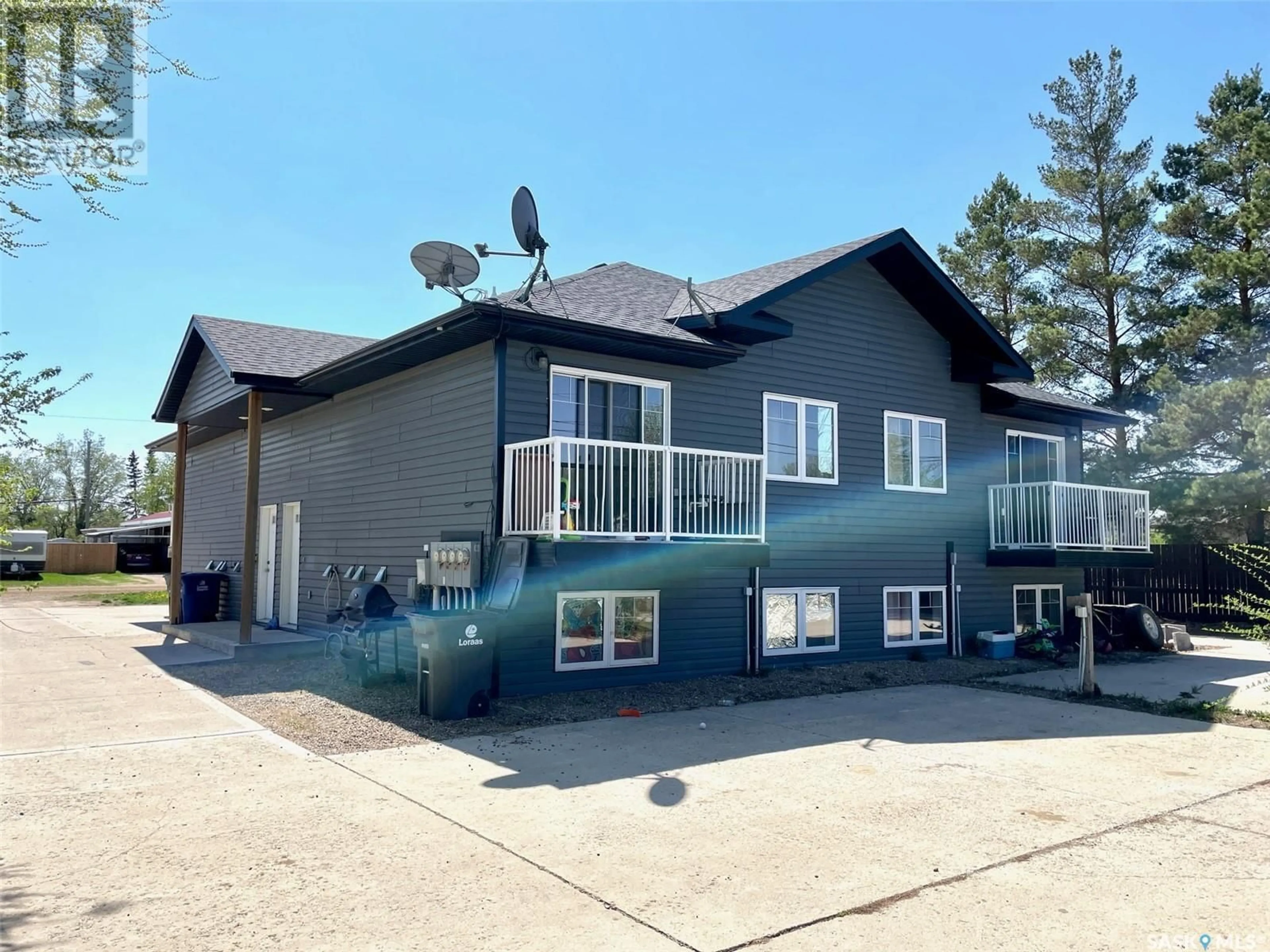 A pic from outside/outdoor area/front of a property/back of a property/a pic from drone, building for 342 30TH STREET, Battleford Saskatchewan S0M0E0
