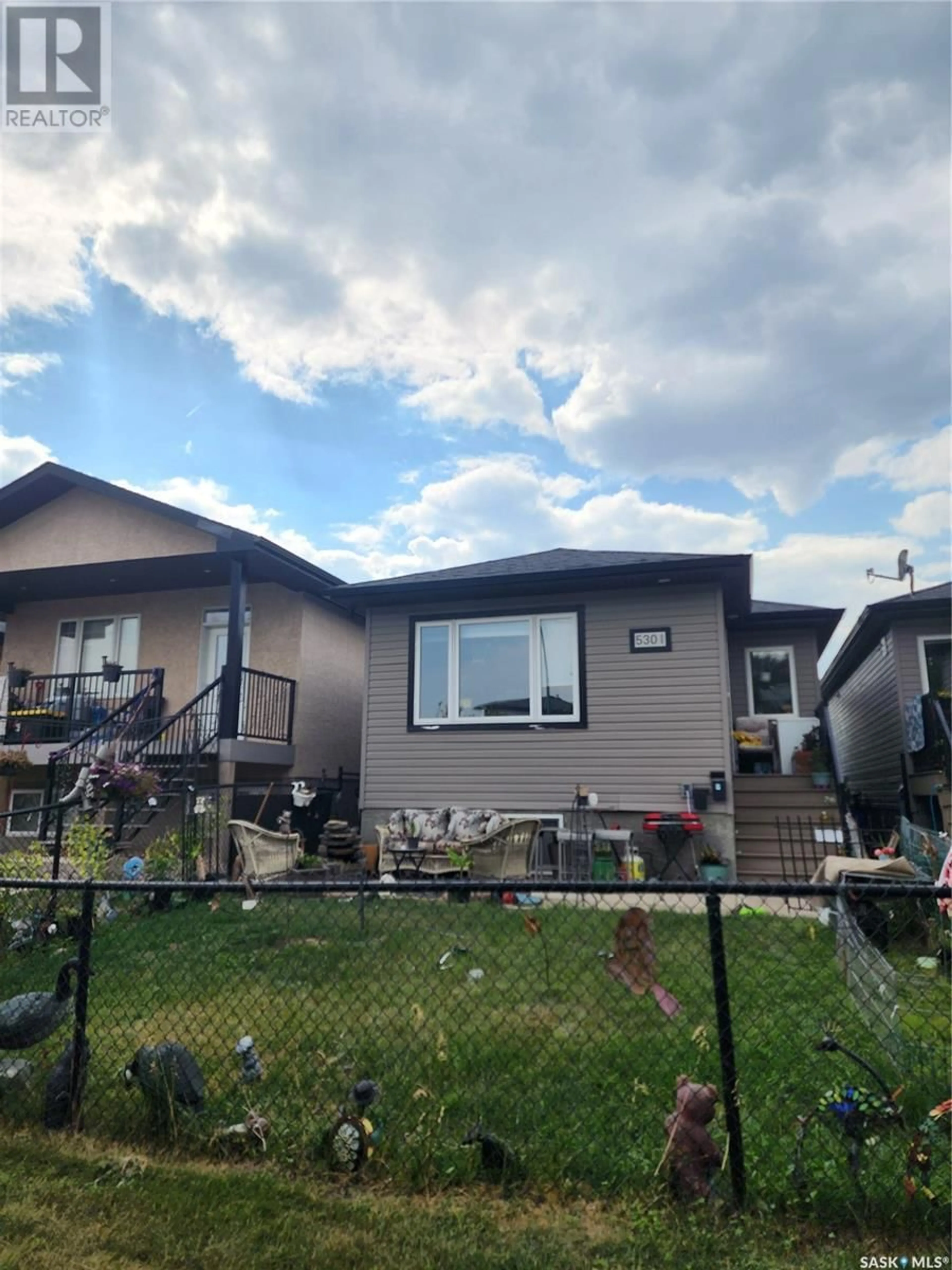 Home with vinyl exterior material, unknown for 530 Toronto STREET, Regina Saskatchewan S4R1M6