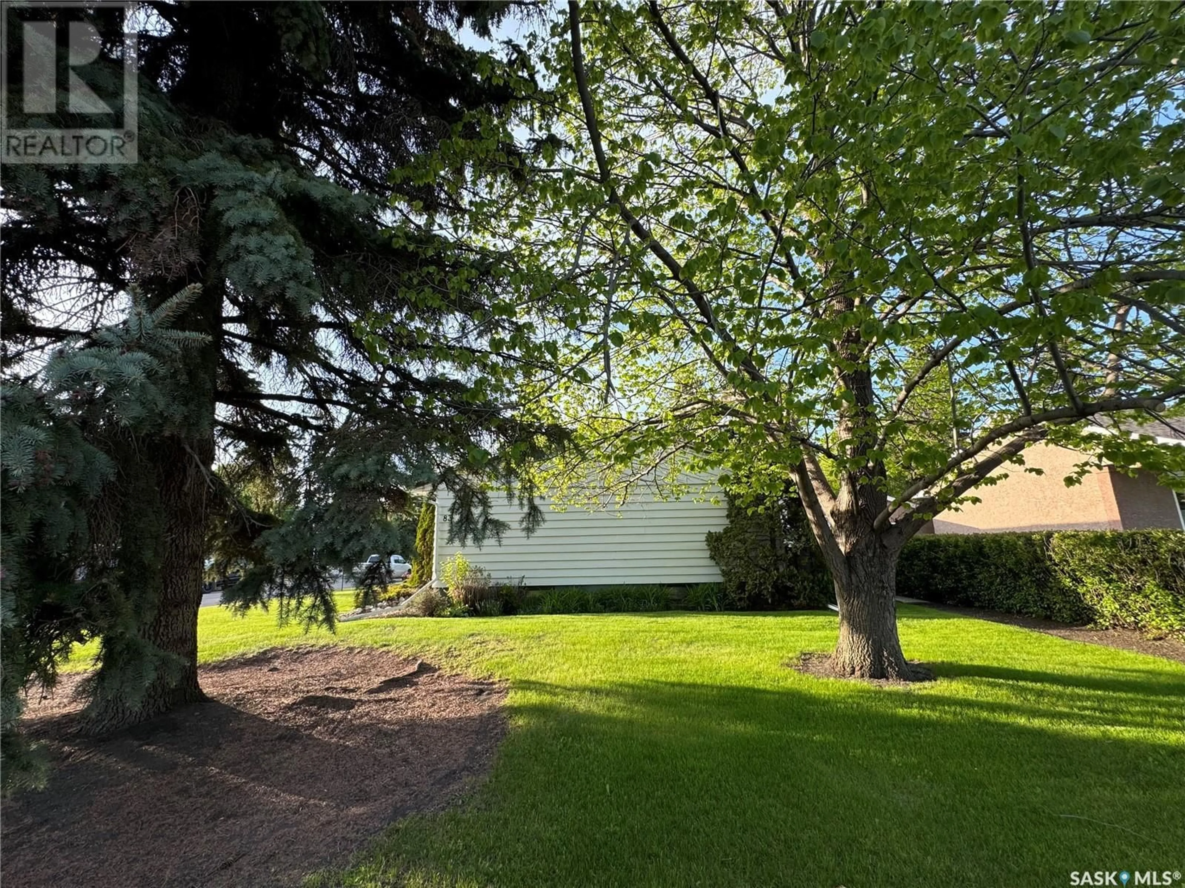 A pic from outside/outdoor area/front of a property/back of a property/a pic from drone, unknown for 83 Logan CRESCENT W, Yorkton Saskatchewan S3N0W3