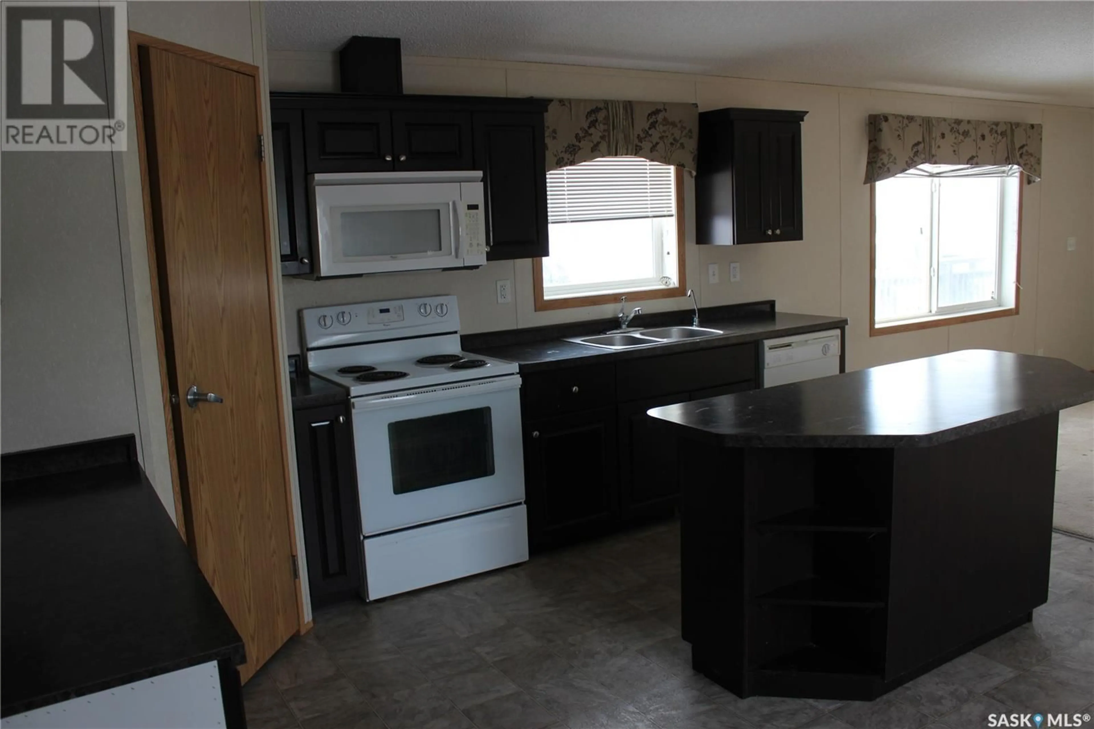 Standard kitchen, unknown for 86 Foord CRESCENT, Macoun Saskatchewan S0C1P0