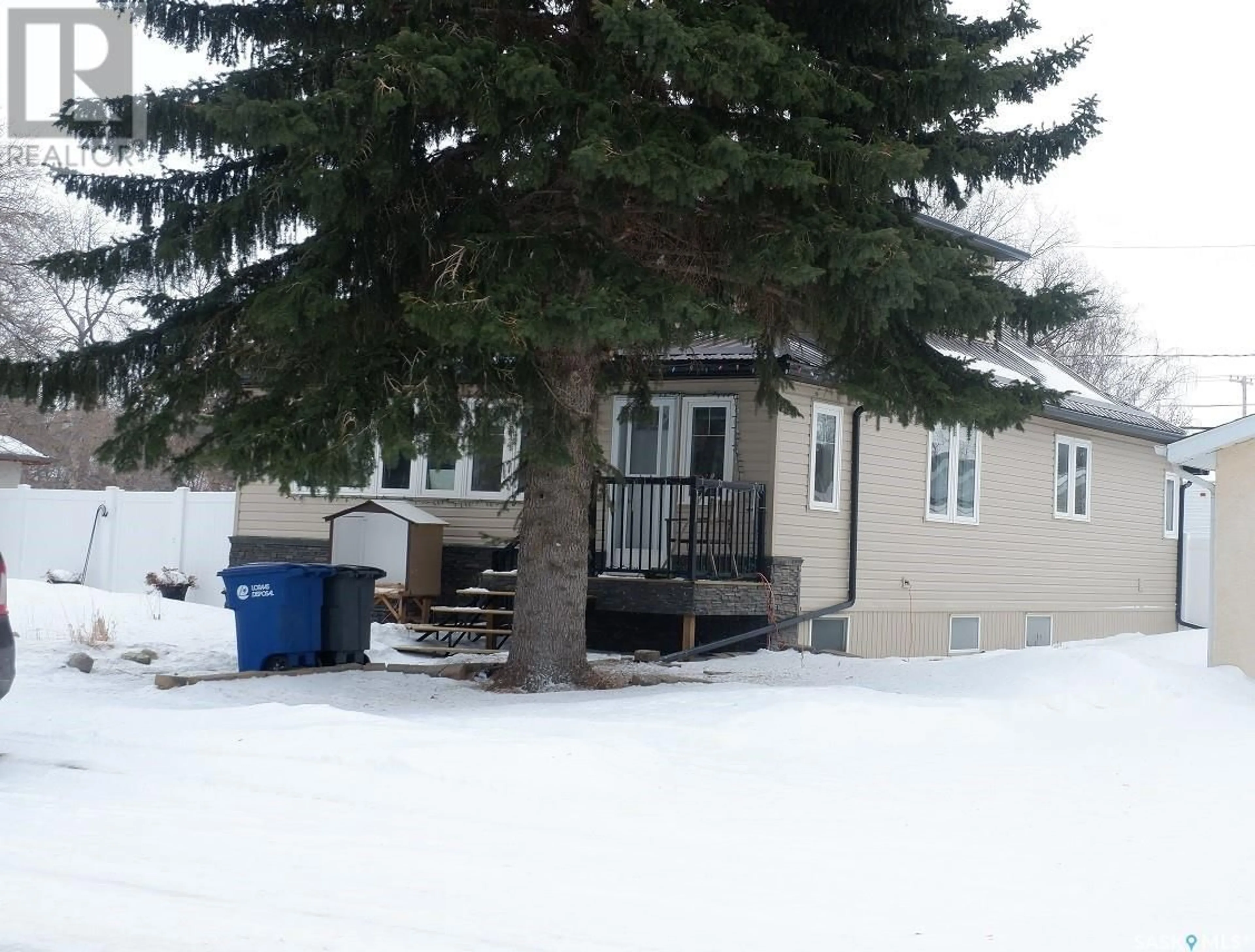 Unknown for 306 6th AVENUE E, Assiniboia Saskatchewan S0H0B0