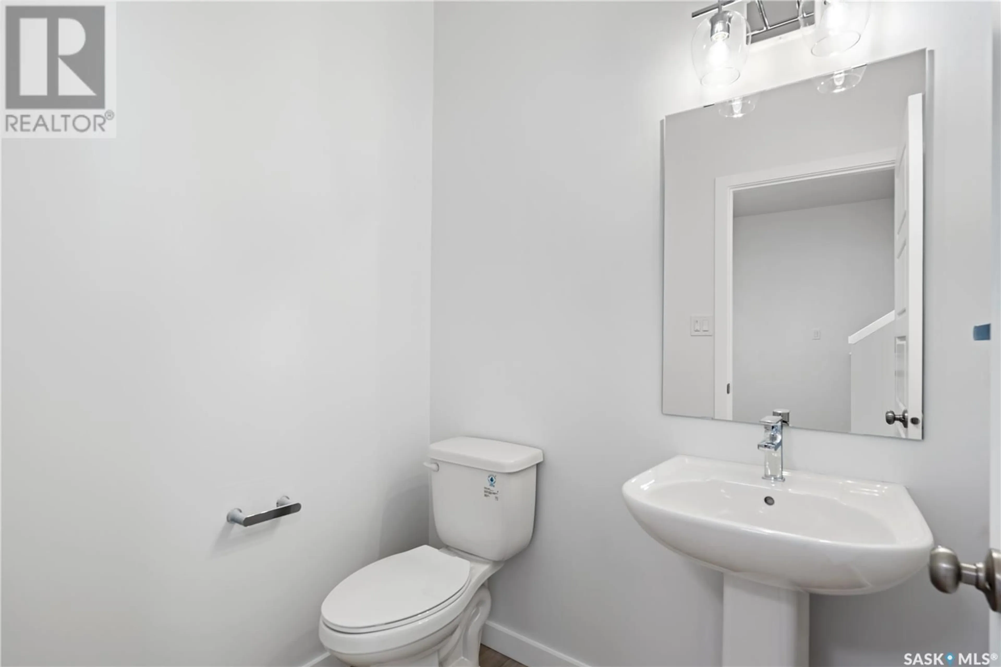 Standard bathroom, unknown for 8677 Wheat CRESCENT, Regina Saskatchewan S4Y0H4