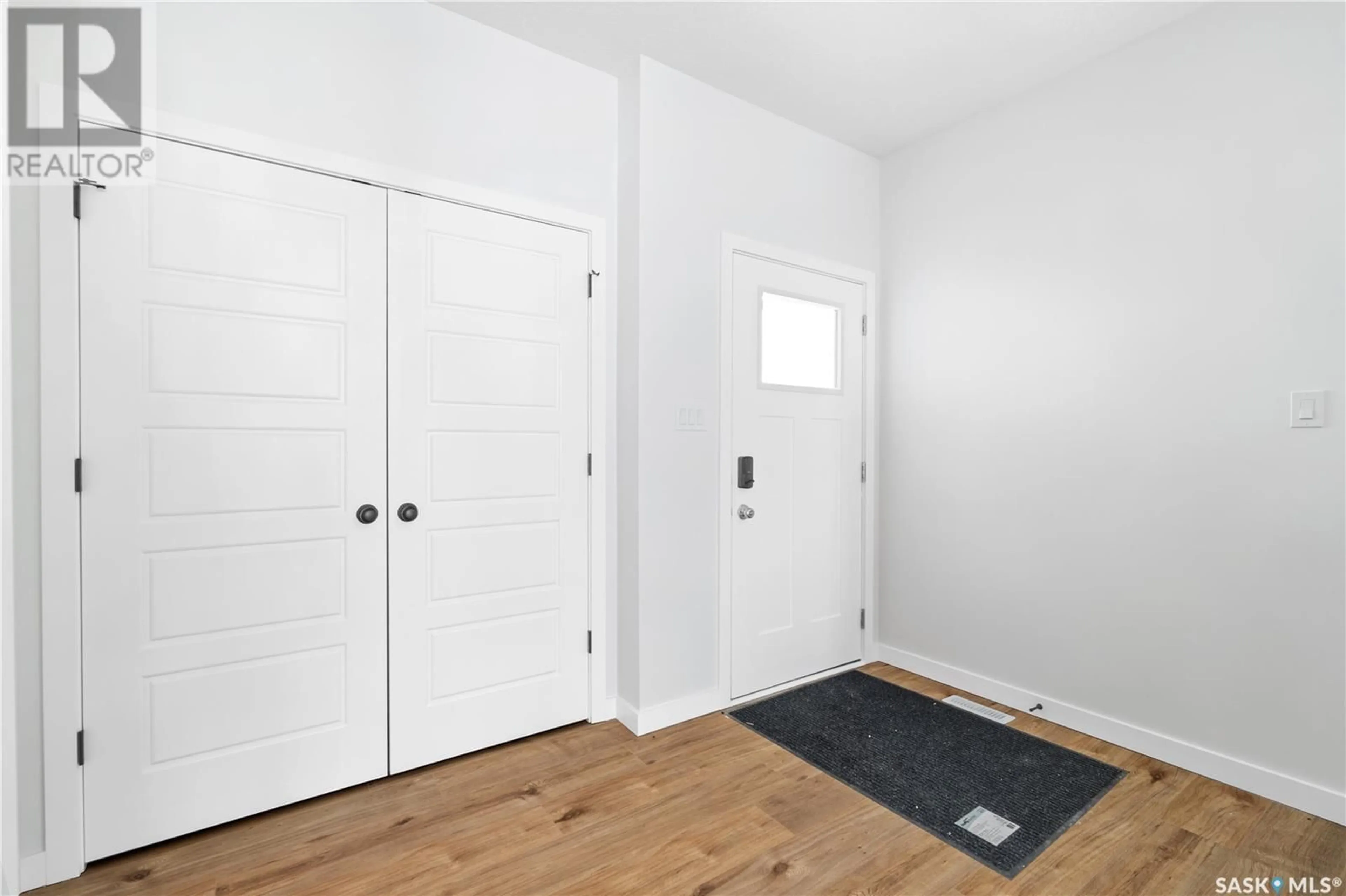 Indoor entryway for 1203 CAMDEN GARDENS, White City Saskatchewan S4L3G5