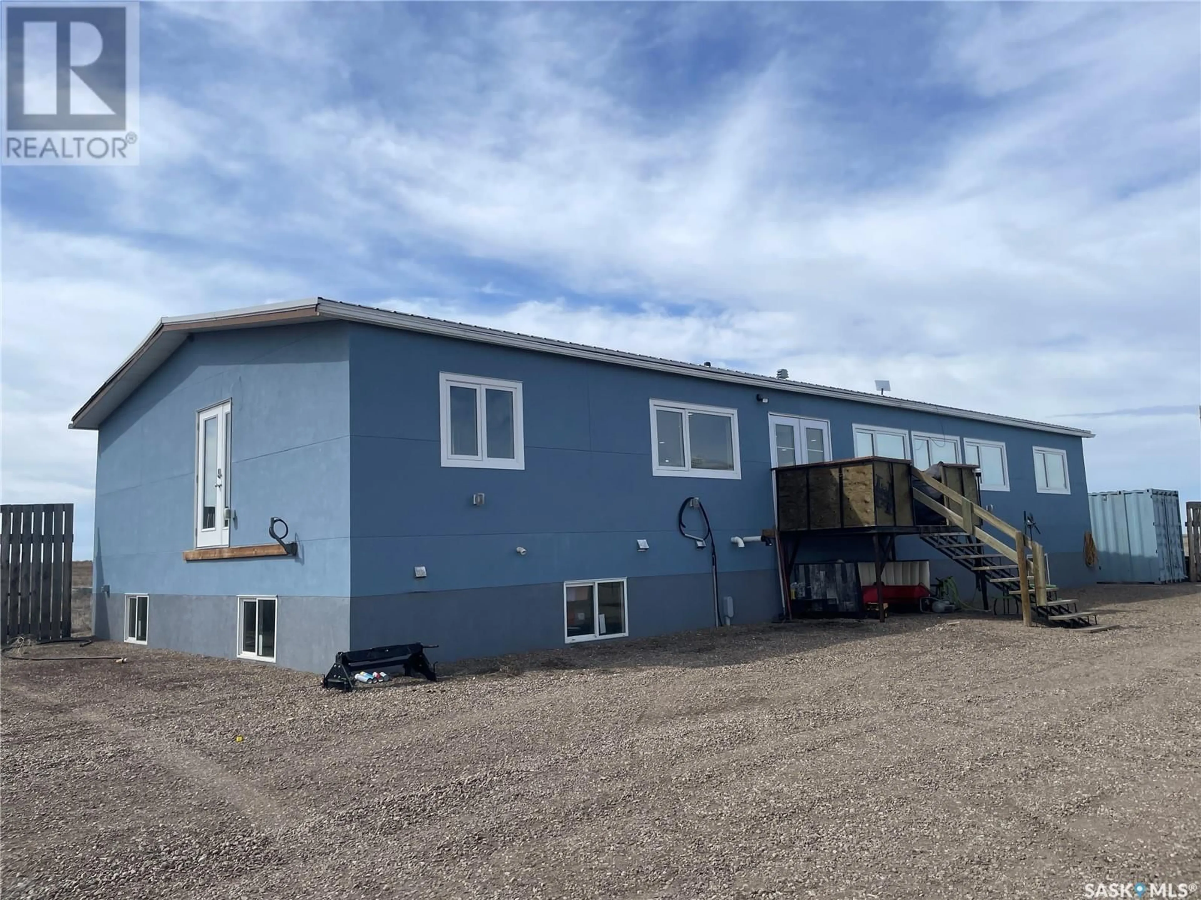 Home with vinyl exterior material, building for Hasfjord Acreage, Maple Creek Rm No. 111 Saskatchewan S0N1N0