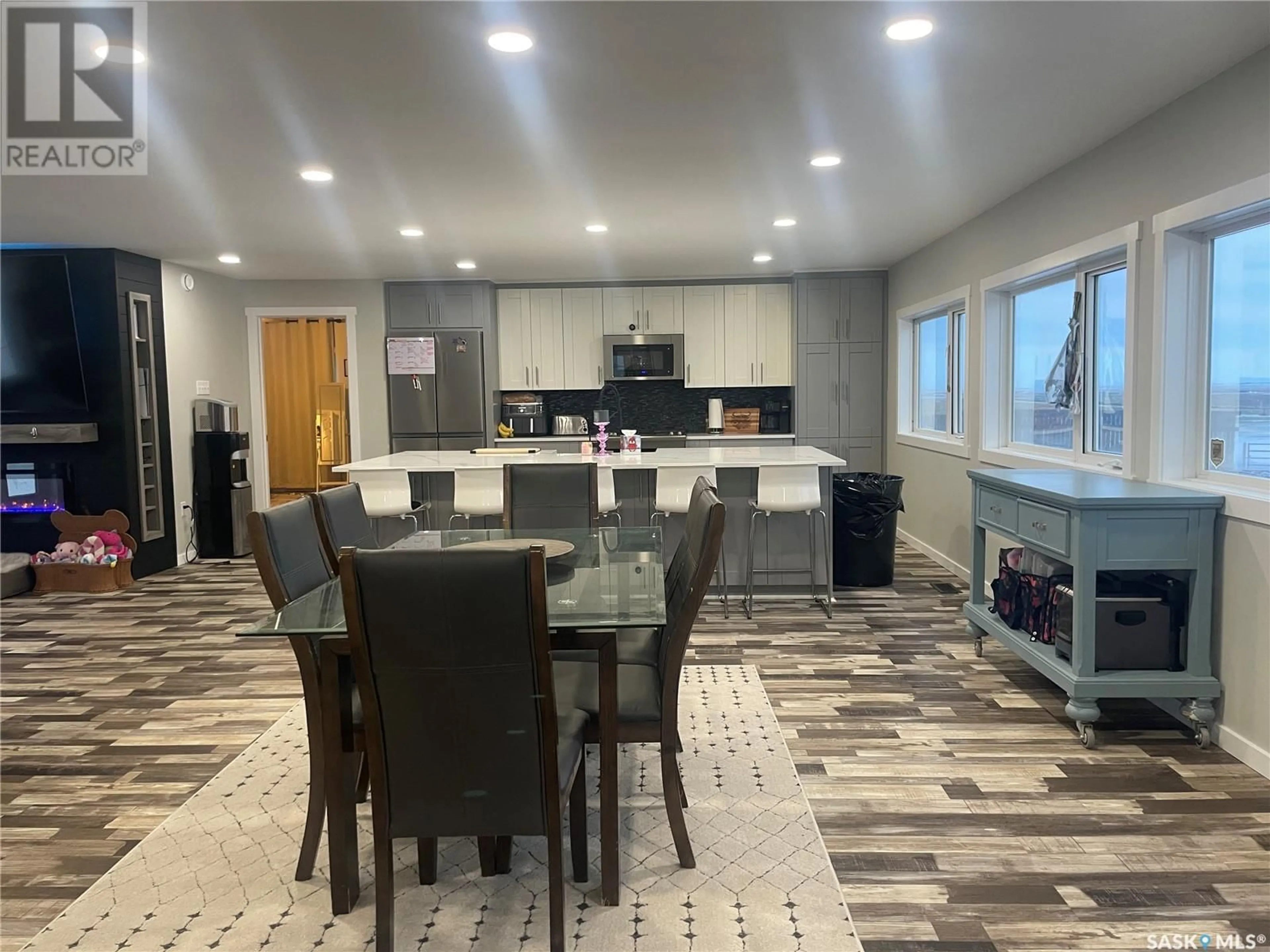 Open concept kitchen, unknown for Hasfjord Acreage, Maple Creek Rm No. 111 Saskatchewan S0N1N0