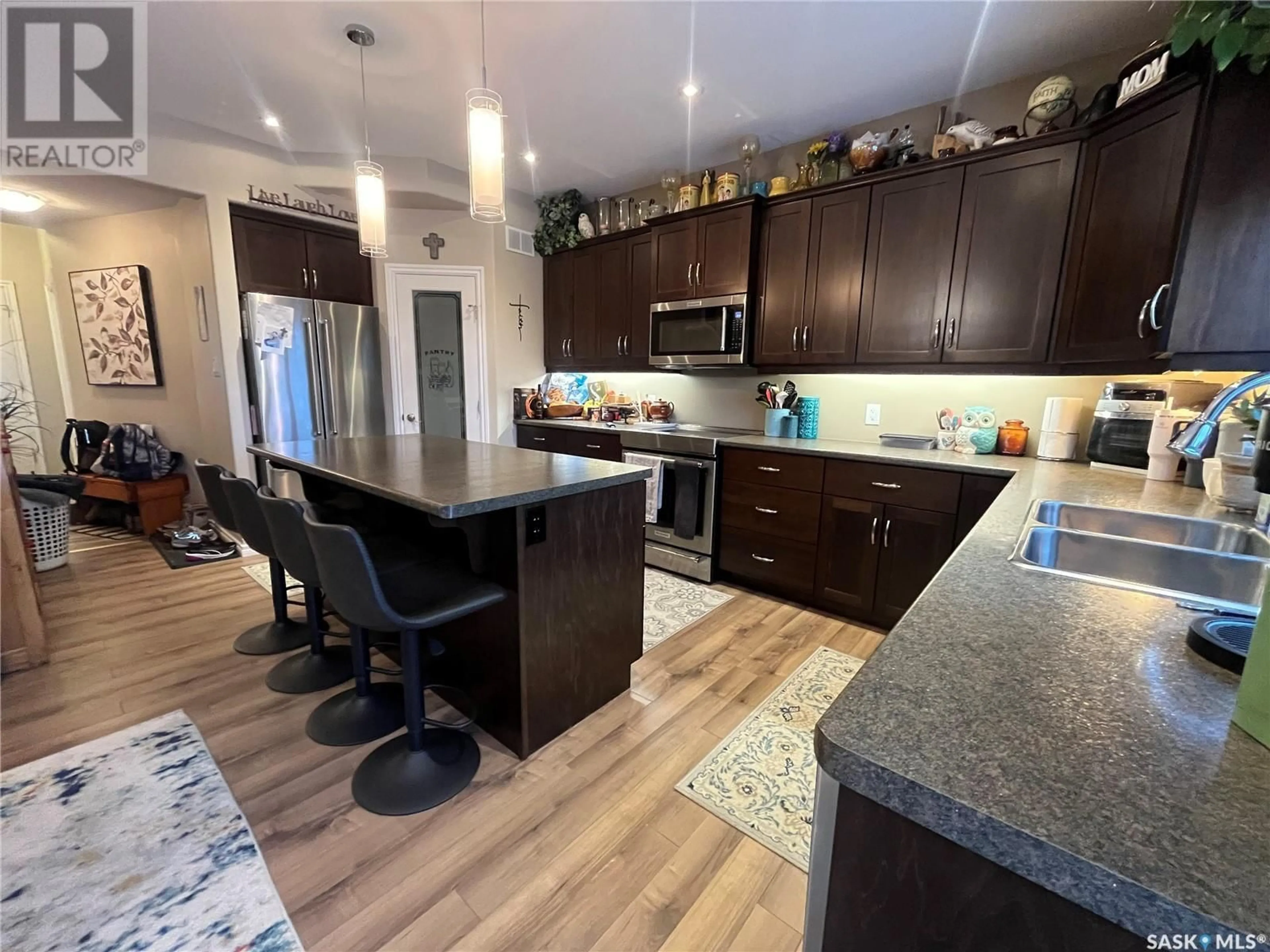 Open concept kitchen, unknown for 195 5TH AVENUE, Esterhazy Saskatchewan S0A0X0