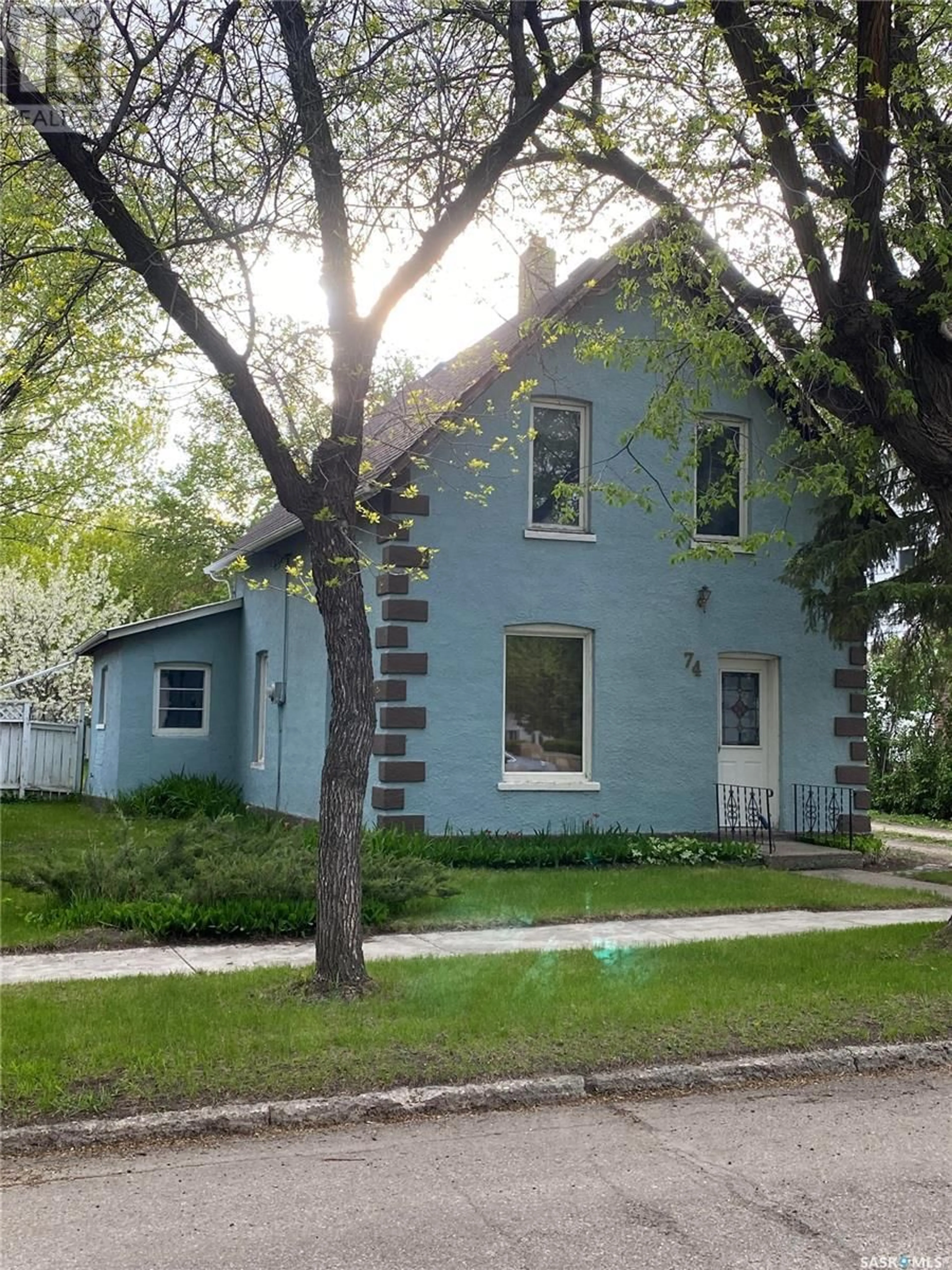 Home with vinyl exterior material, street for 74 Third AVENUE N, Yorkton Saskatchewan S3N1C3