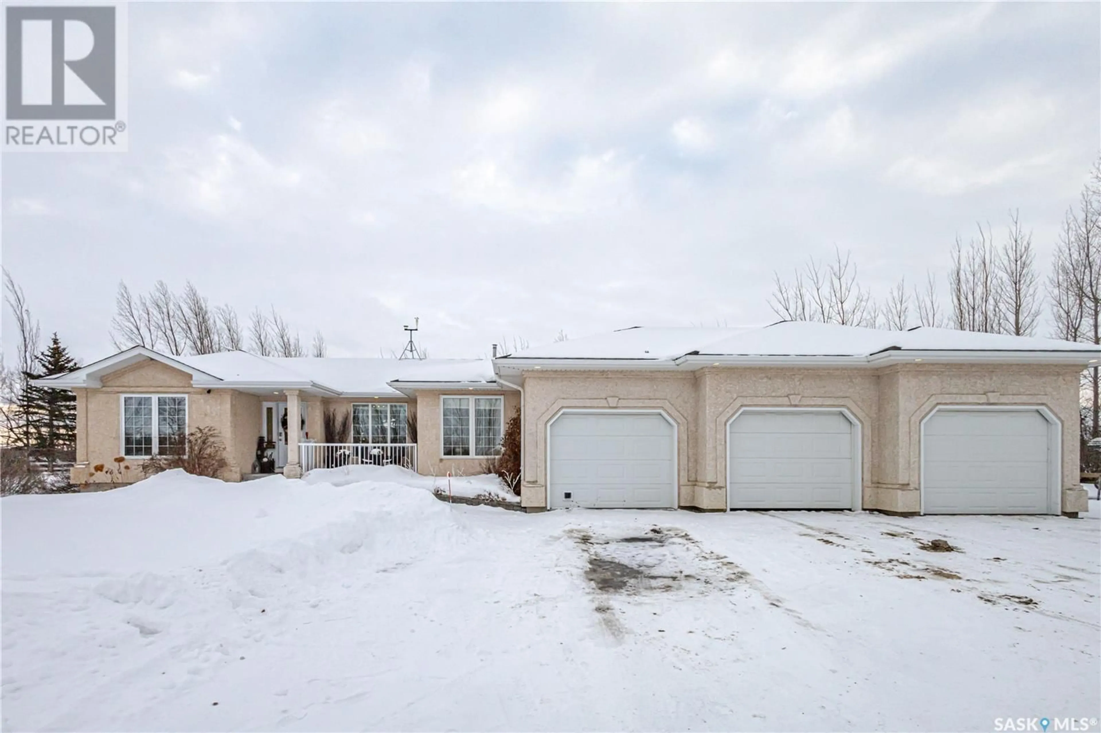 A pic from outside/outdoor area/front of a property/back of a property/a pic from drone, street for 160 South Point DRIVE, Corman Park Rm No. 344 Saskatchewan S7T1C6