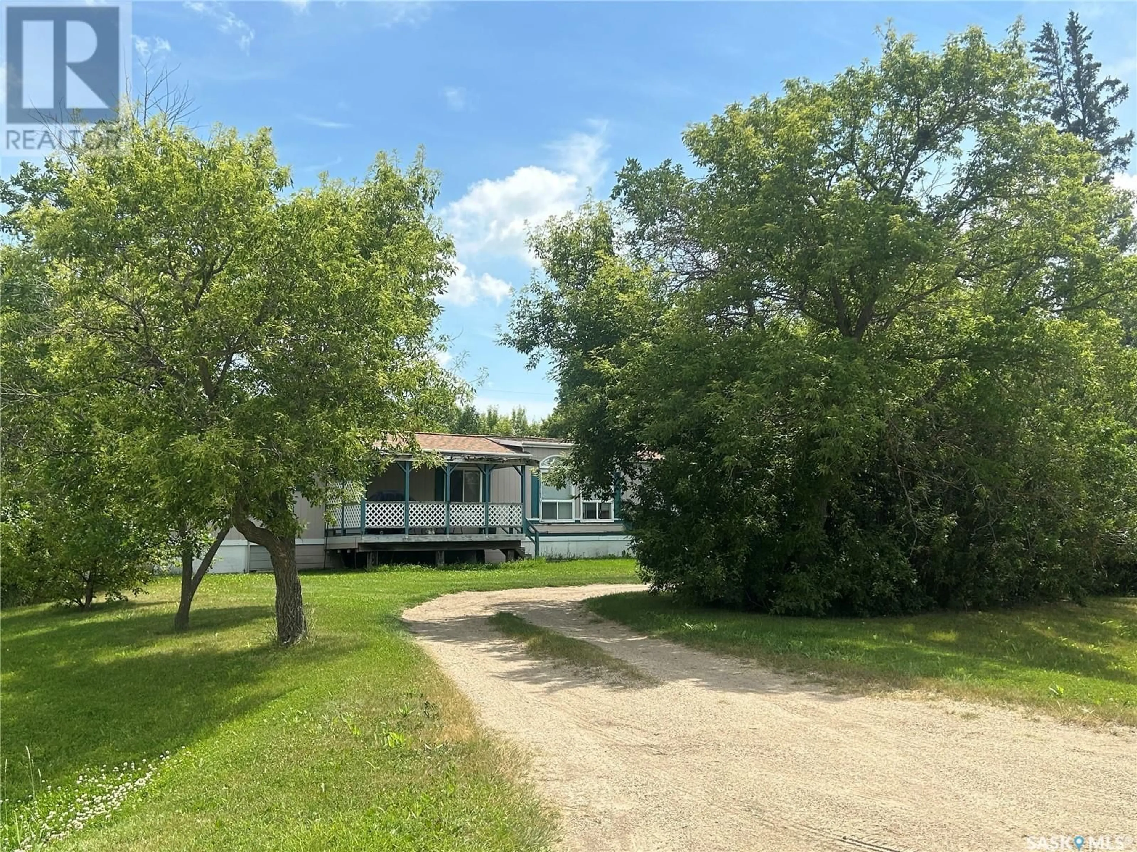 A pic from outside/outdoor area/front of a property/back of a property/a pic from drone, unknown for 251 Main STREET, Benson Saskatchewan S0C0L0