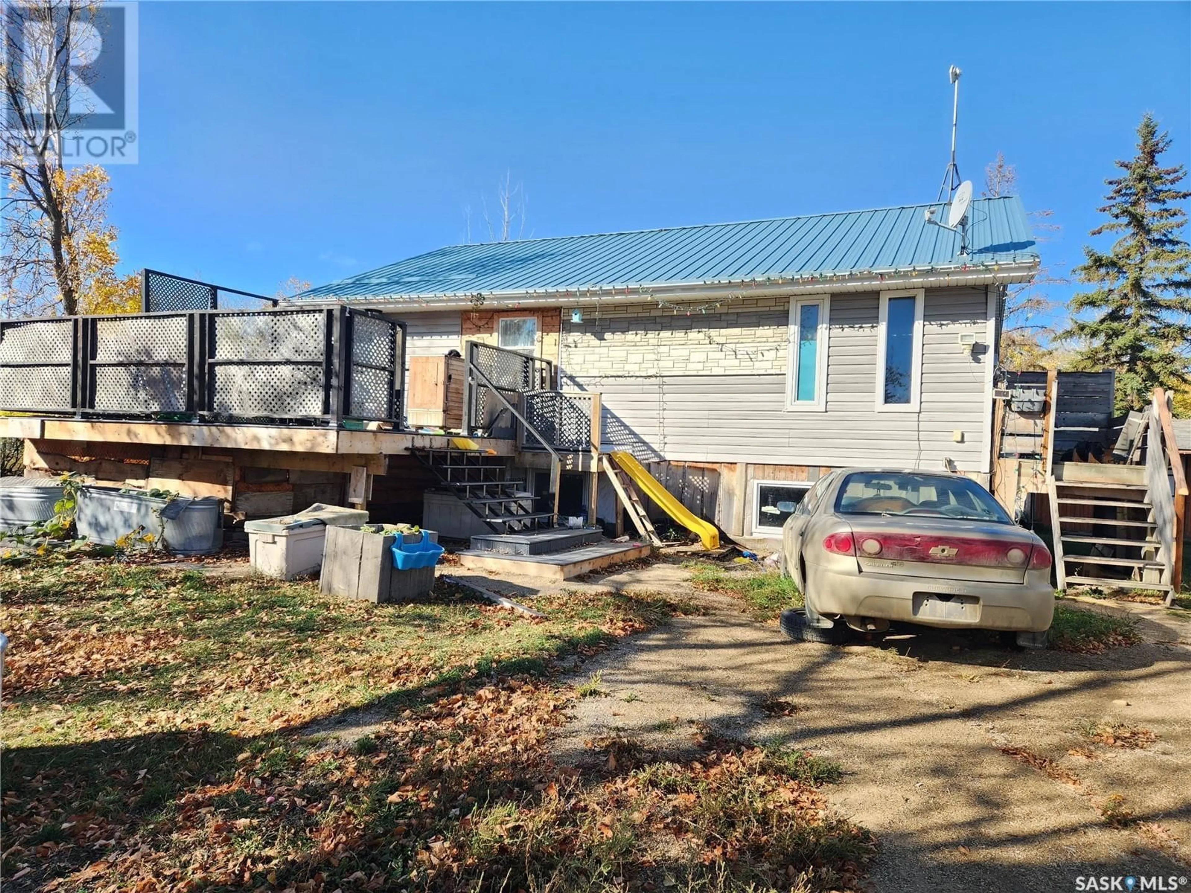 A pic from outside/outdoor area/front of a property/back of a property/a pic from drone, building for 205 Froude STREET, Griffin Saskatchewan S0C1G0