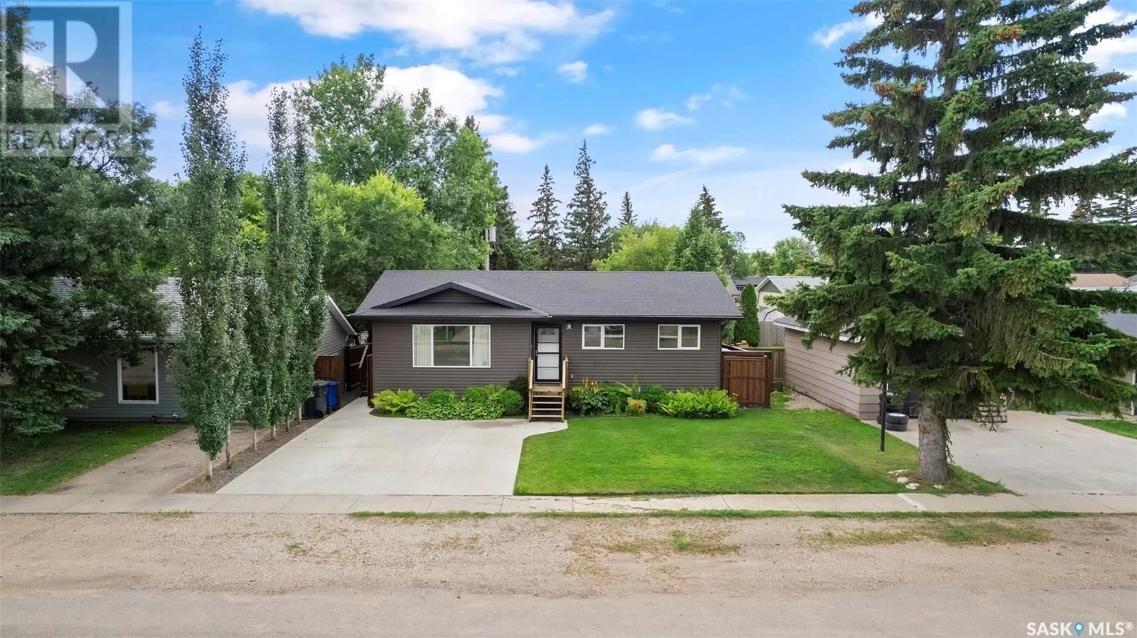 A pic from outside/outdoor area/front of a property/back of a property/a pic from drone, street for 210 2nd STREET, Hague Saskatchewan S0K1X0