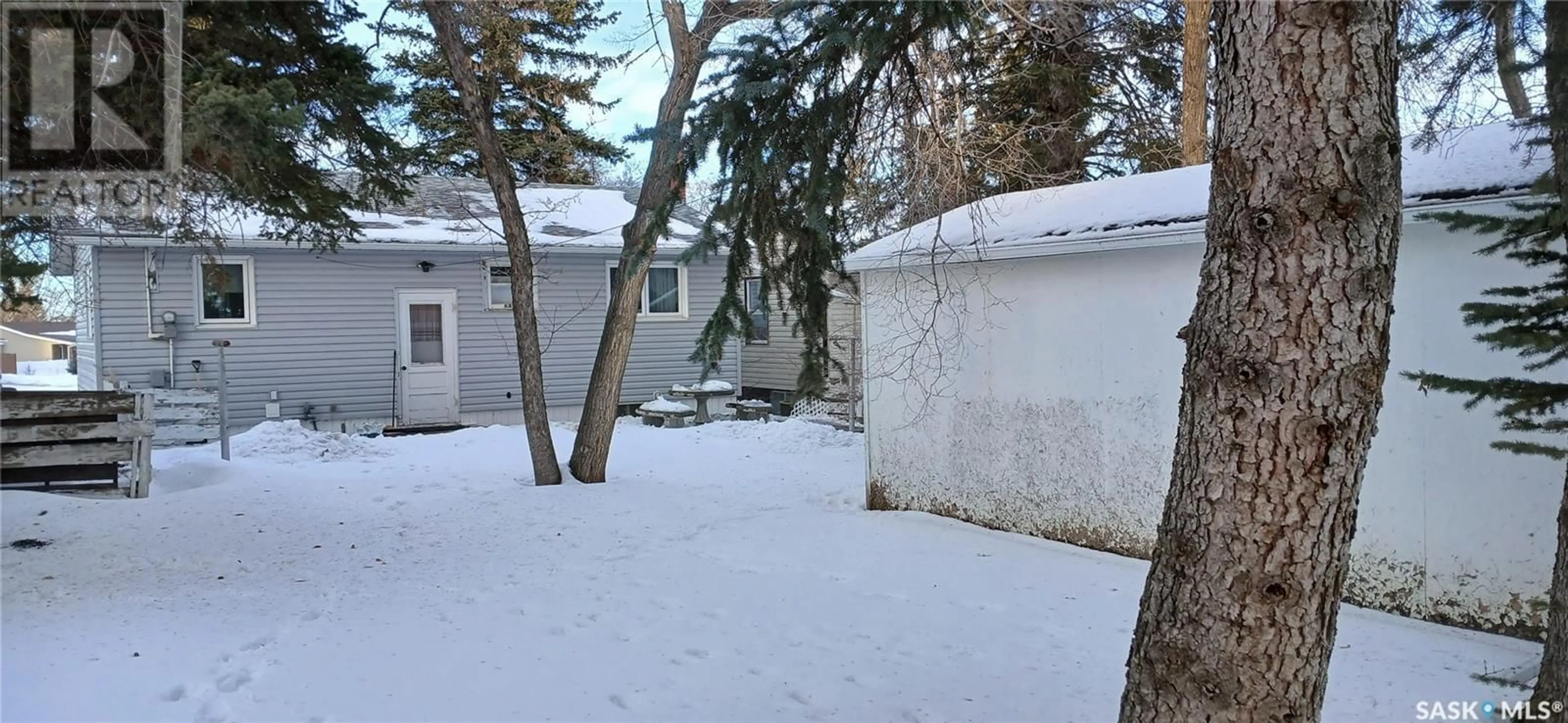 Patio, street for 223 DOMINION ROAD, Assiniboia Saskatchewan S0H0B0