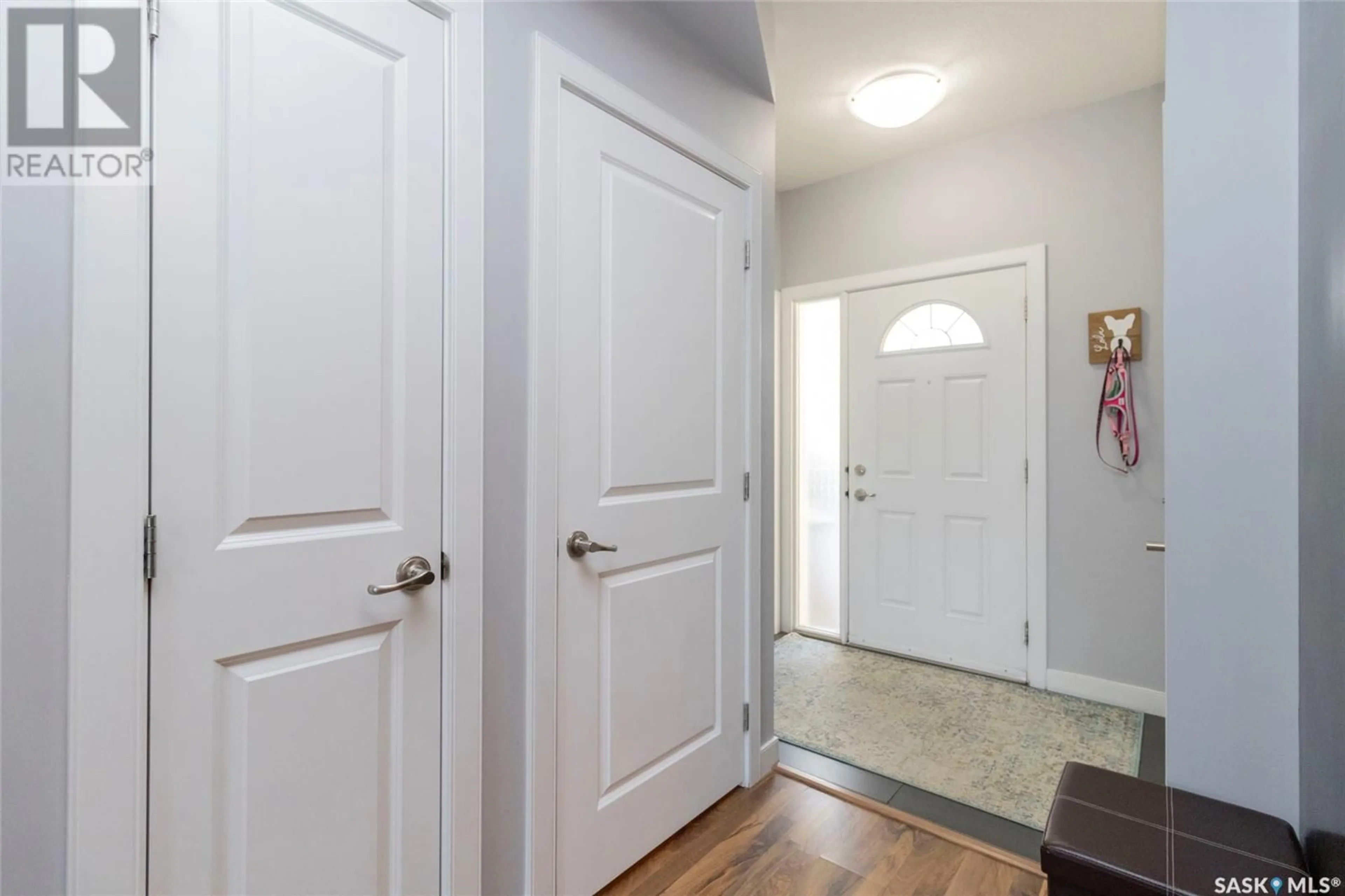 Indoor entryway for 29 215 Hampton GREEN, Saskatoon Saskatchewan S7R0G7