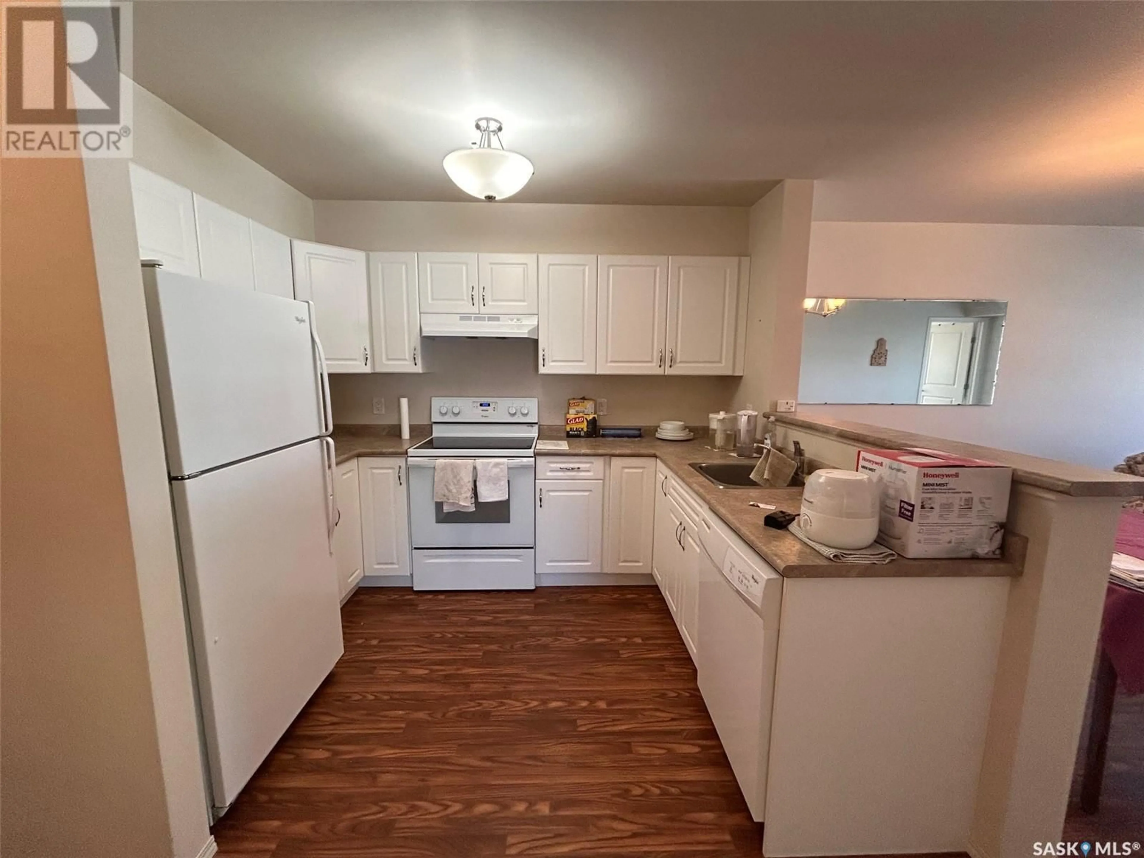 Standard kitchen, unknown for 320 1802 106th STREET, North Battleford Saskatchewan S9A1J1