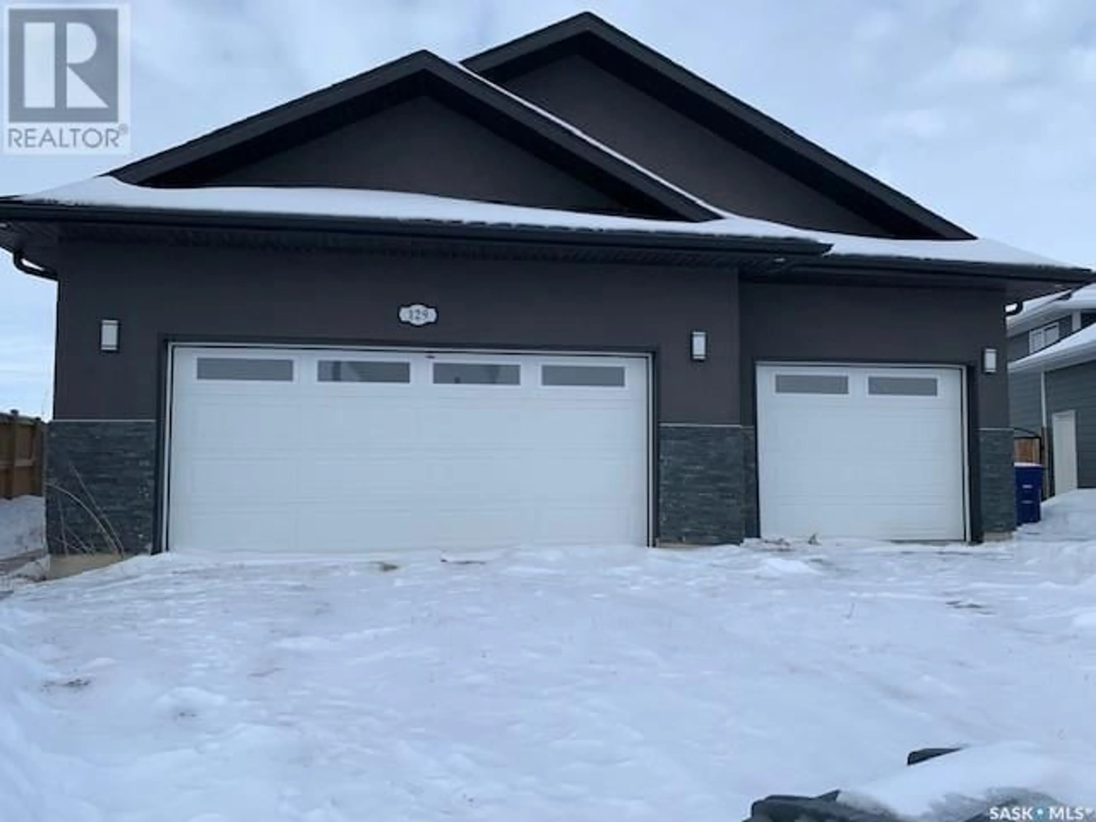 Indoor garage for 129 Cowan CRESCENT, Martensville Saskatchewan S0K2T1