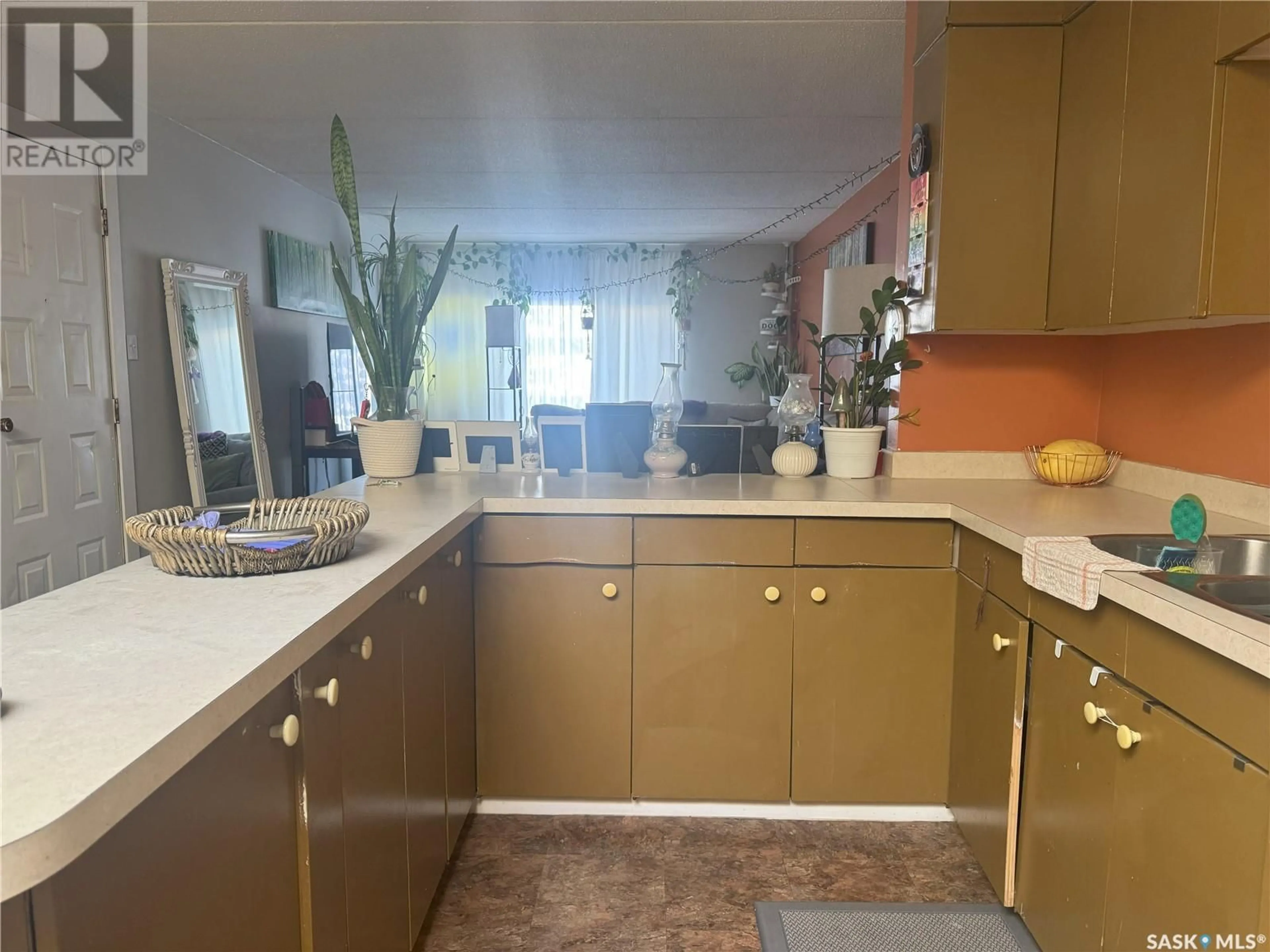 Standard kitchen, unknown for 1221 14TH AVENUE, Regina Saskatchewan S4N0T8