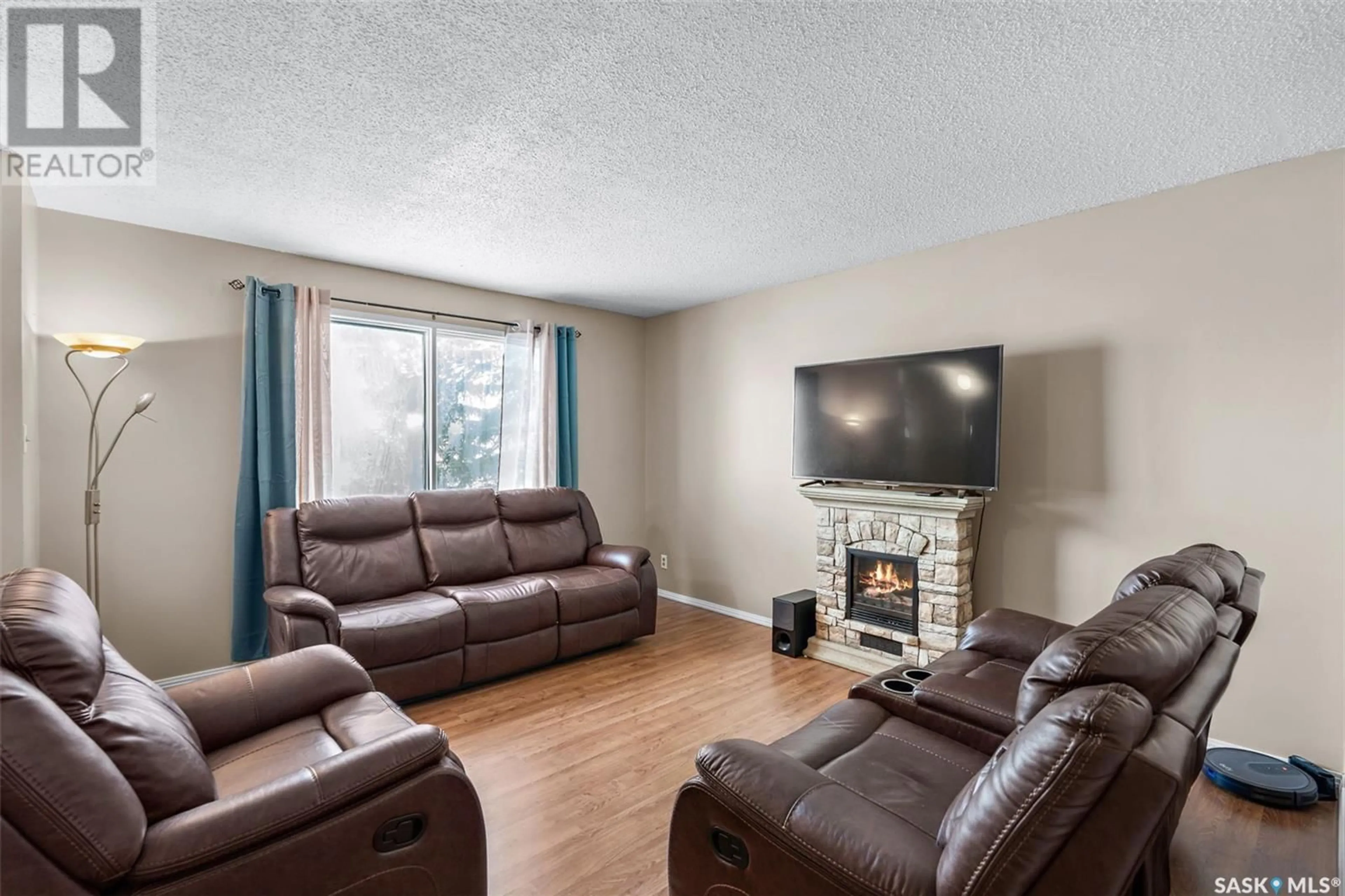 Living room with furniture, unknown for 59 McCully CRESCENT, Saskatoon Saskatchewan S7L5L8