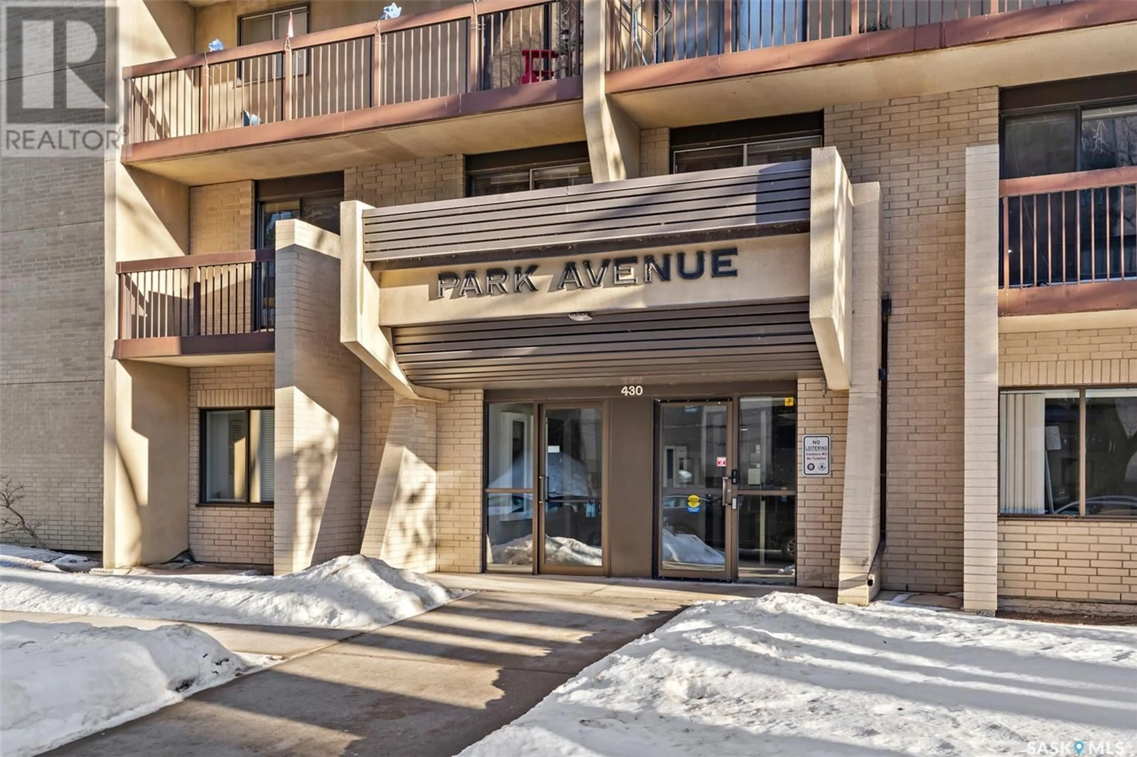 Indoor foyer for 1302 430 5th AVENUE N, Saskatoon Saskatchewan S7K6Z2