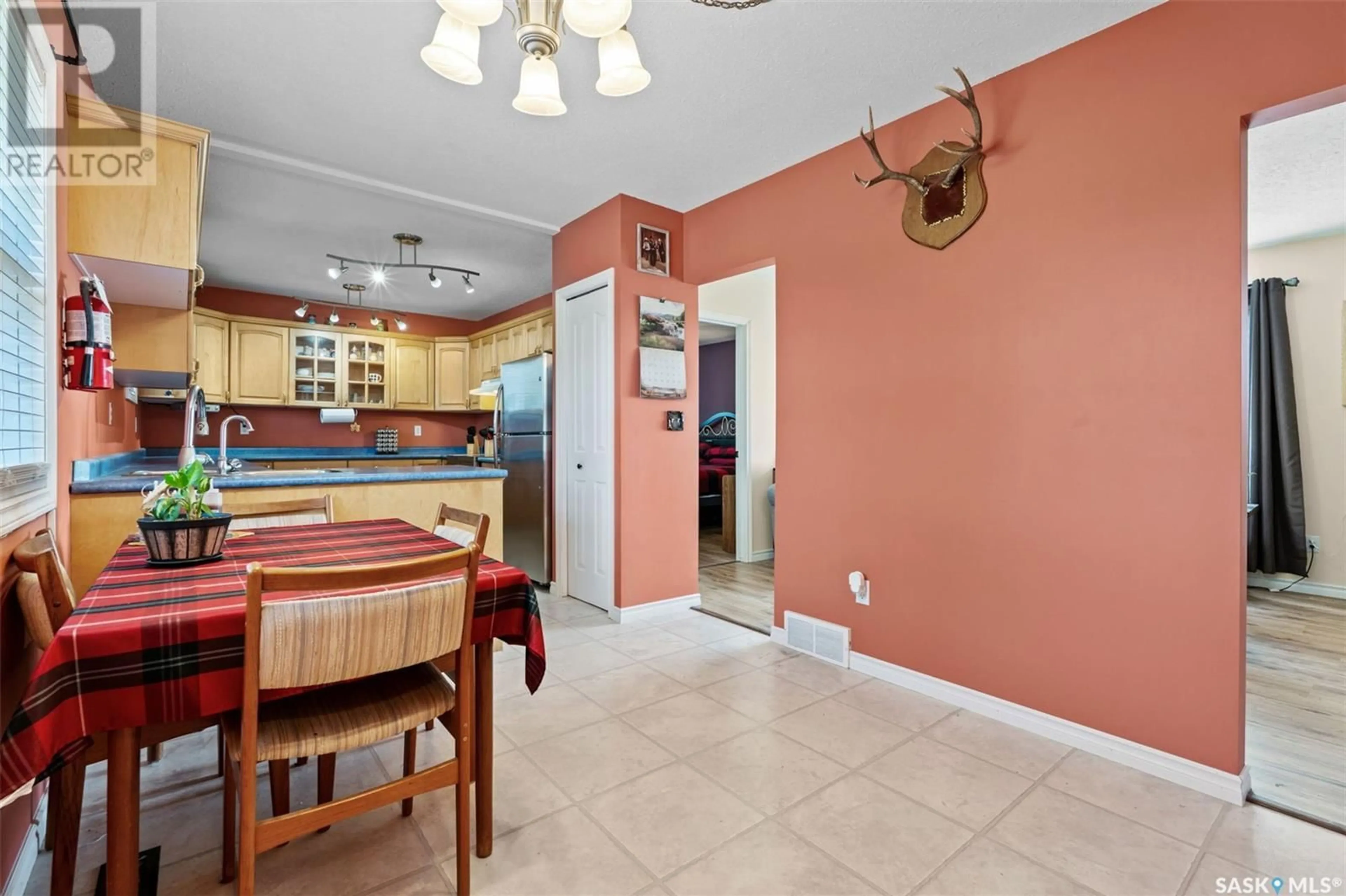 Standard kitchen, ceramic/tile floor for Norris acreage, Perdue Rm No. 346 Saskatchewan S0K0J0