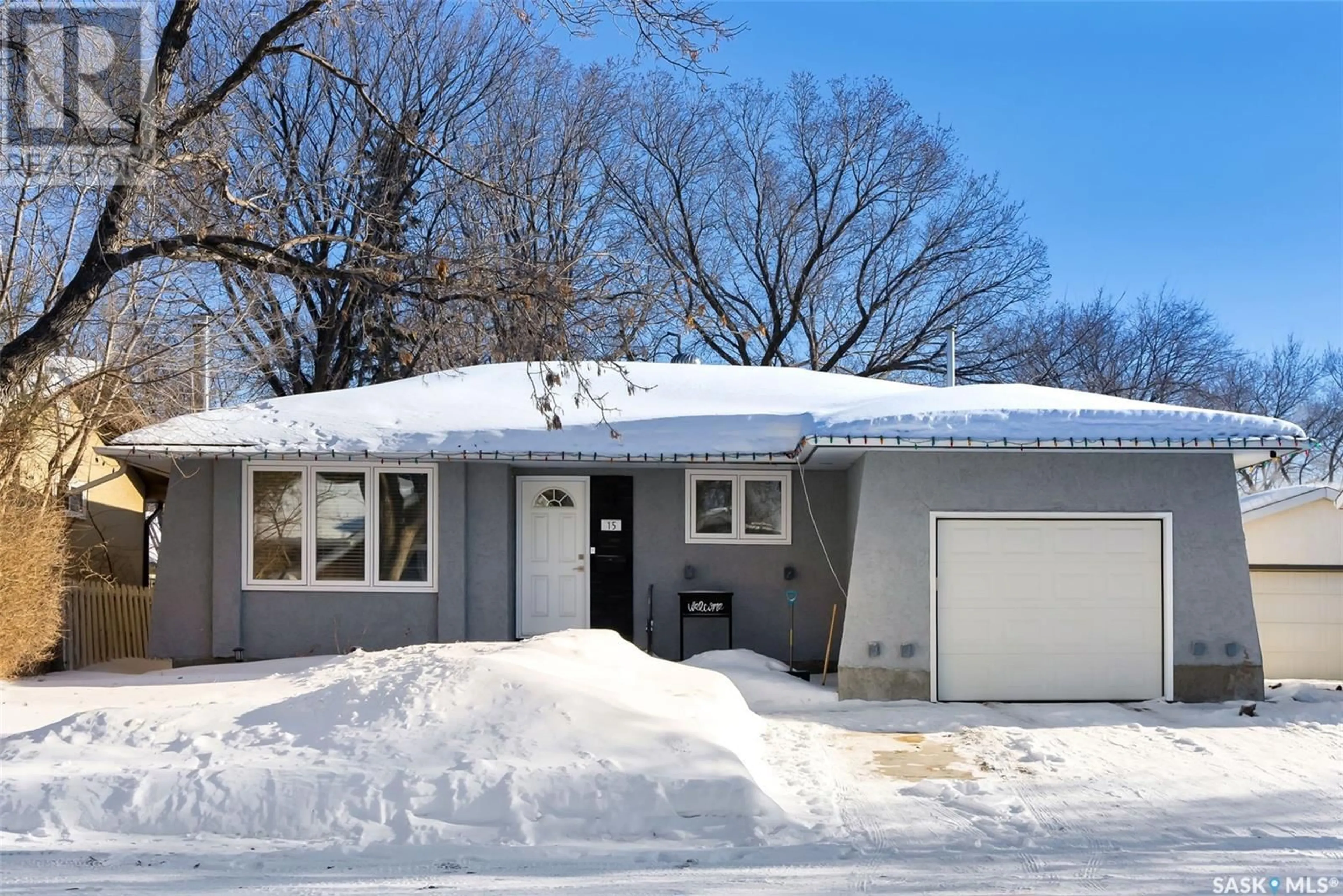 Home with vinyl exterior material, street for 15 Kangles STREET, Regina Saskatchewan S4N4M9