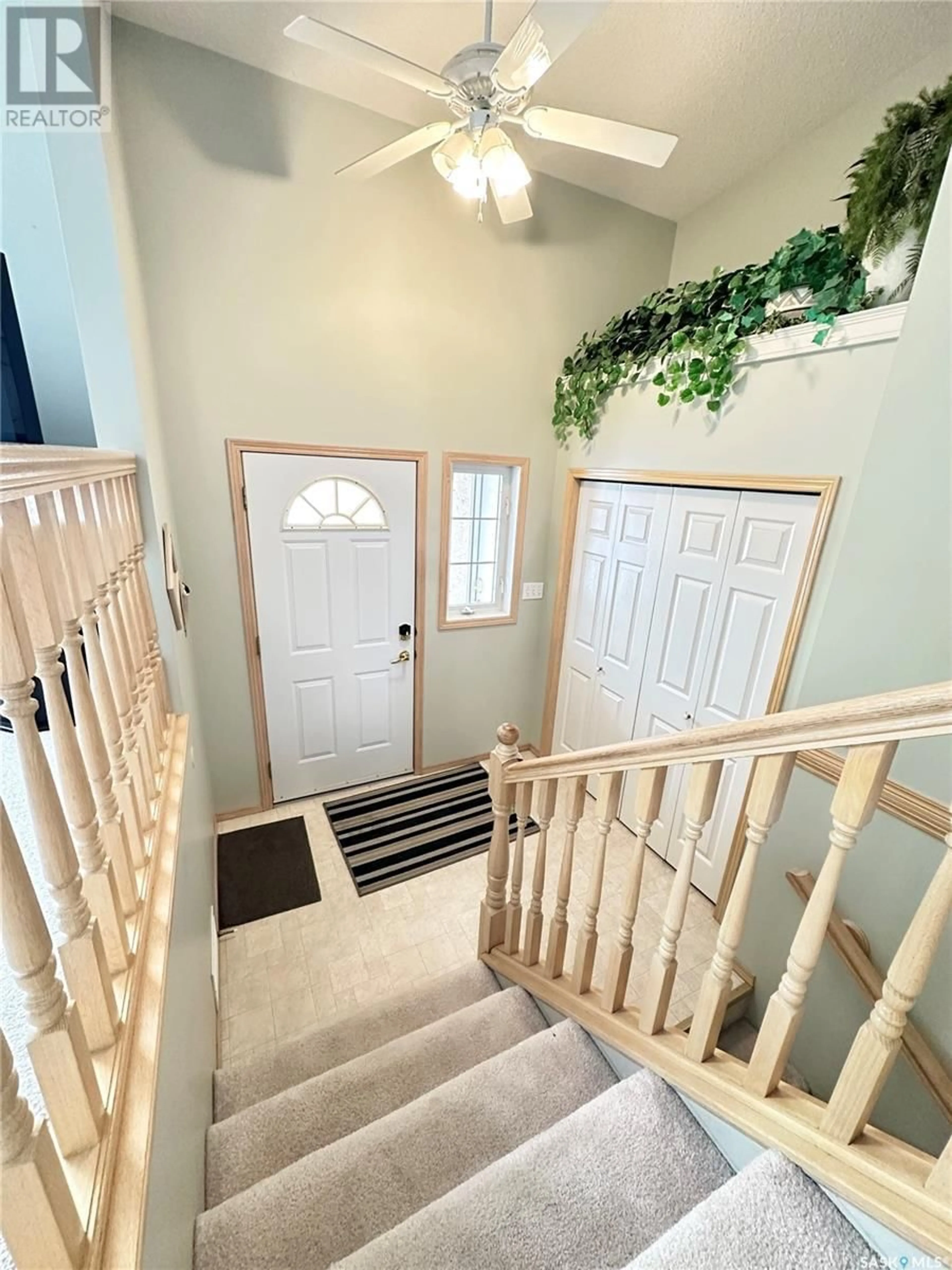 Indoor entryway for 21 Campbell CRESCENT, Weyburn Saskatchewan S4H3M3