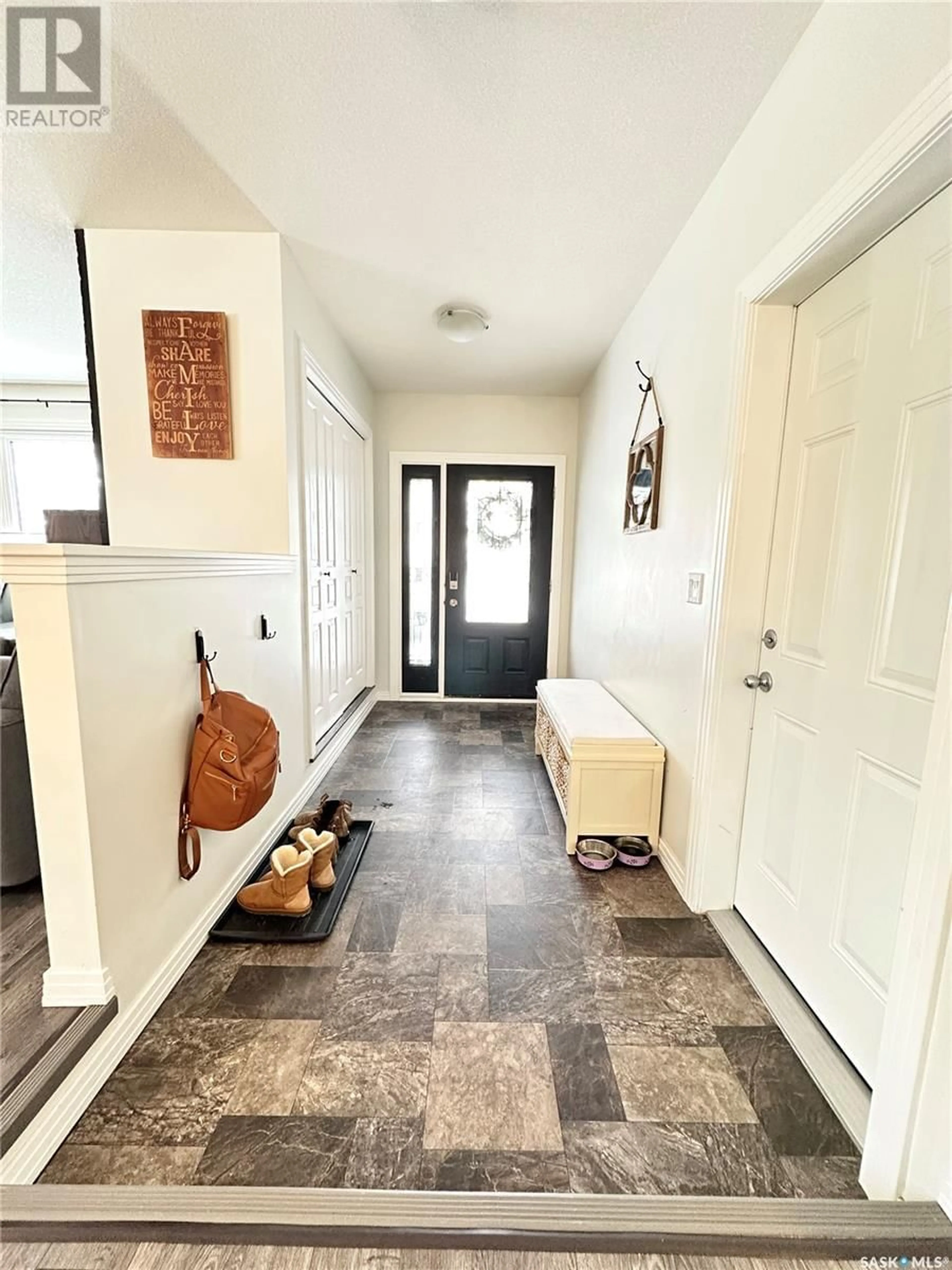 Indoor entryway for 43 9th STREET, Weyburn Saskatchewan S4H1E6