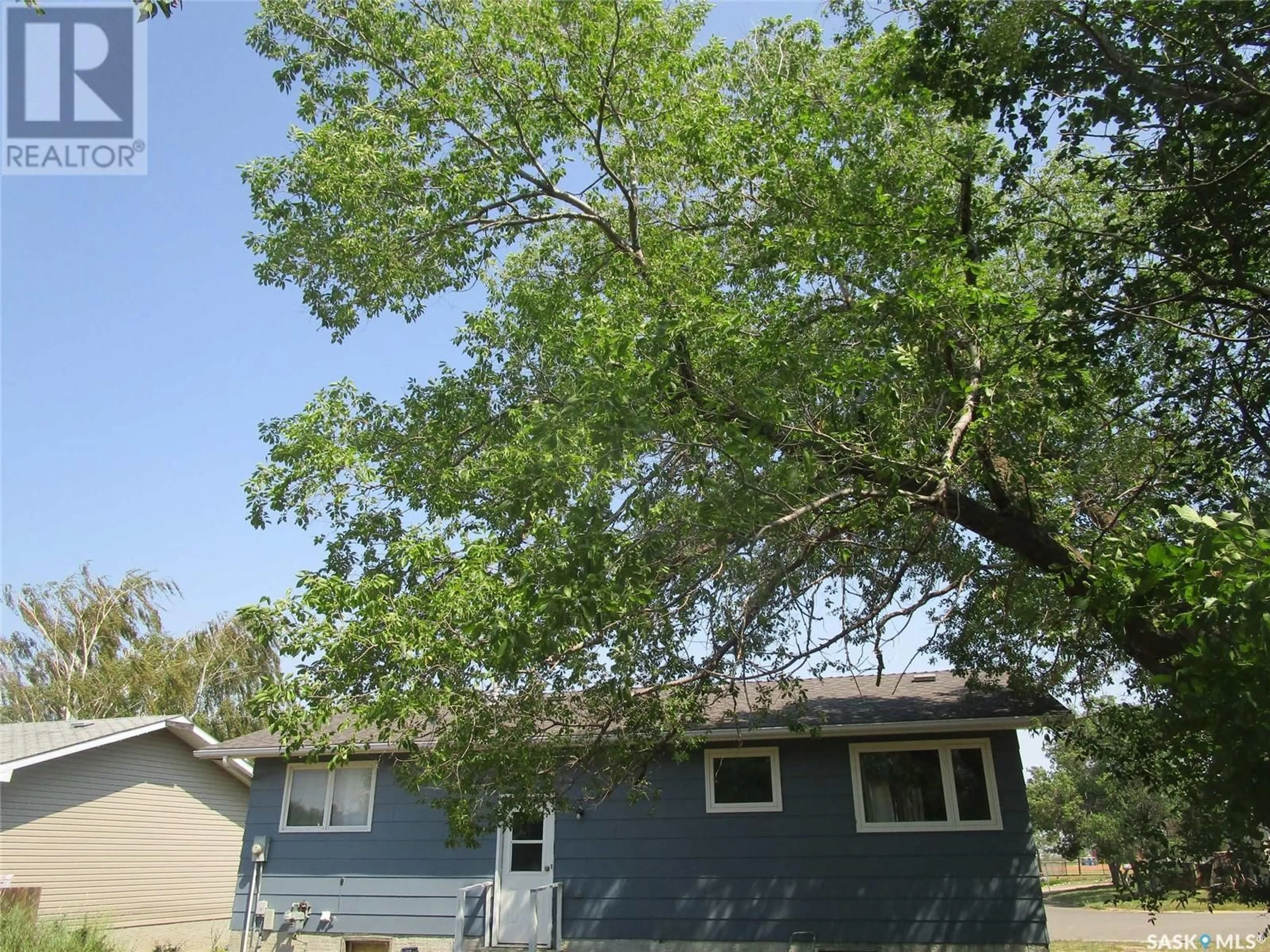 Shed for 606 Leeville DRIVE, Assiniboia Saskatchewan S0H0B0