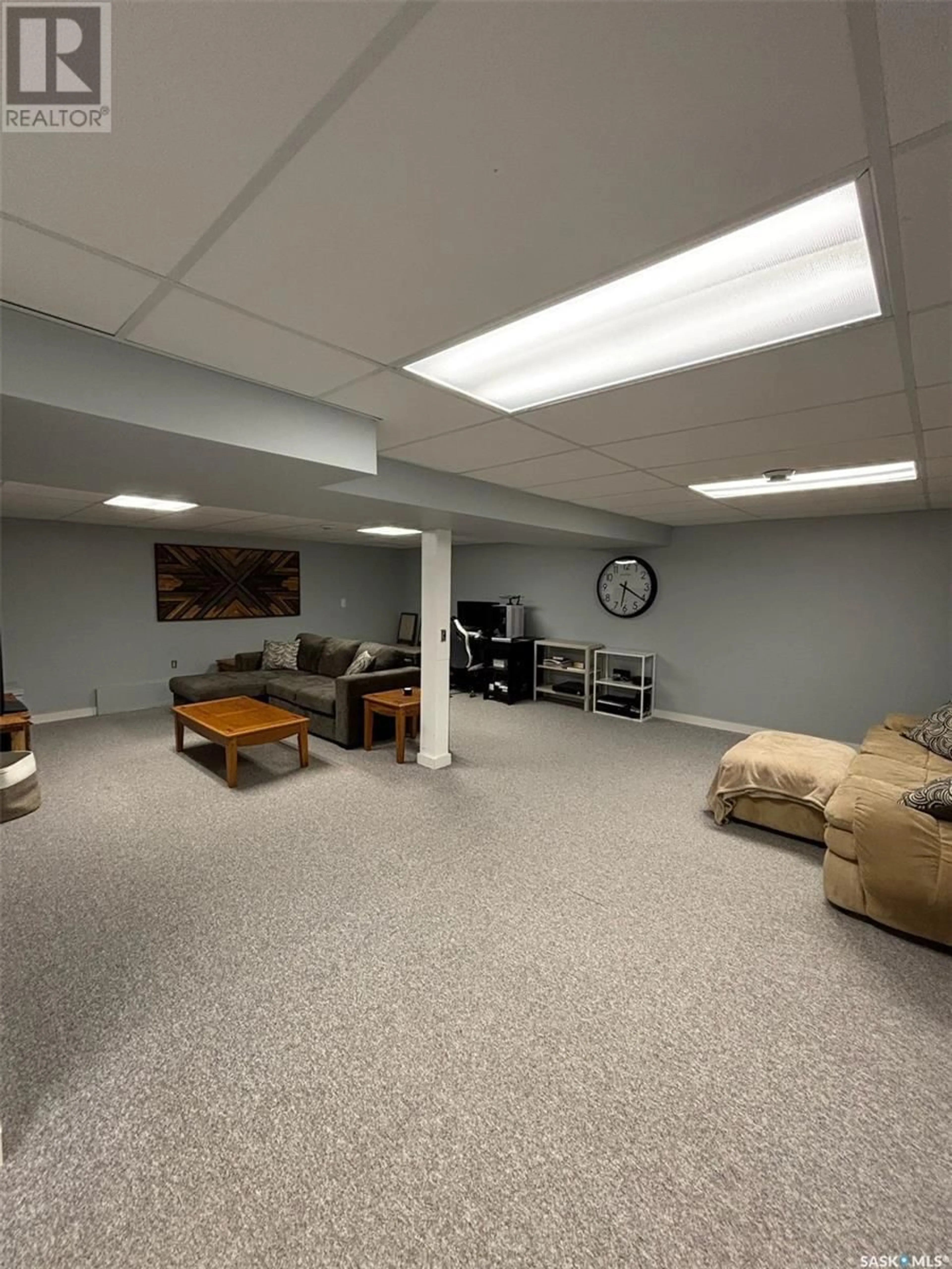 A pic of a room for 845 PROSPECT AVENUE, Oxbow Saskatchewan S0C2B0