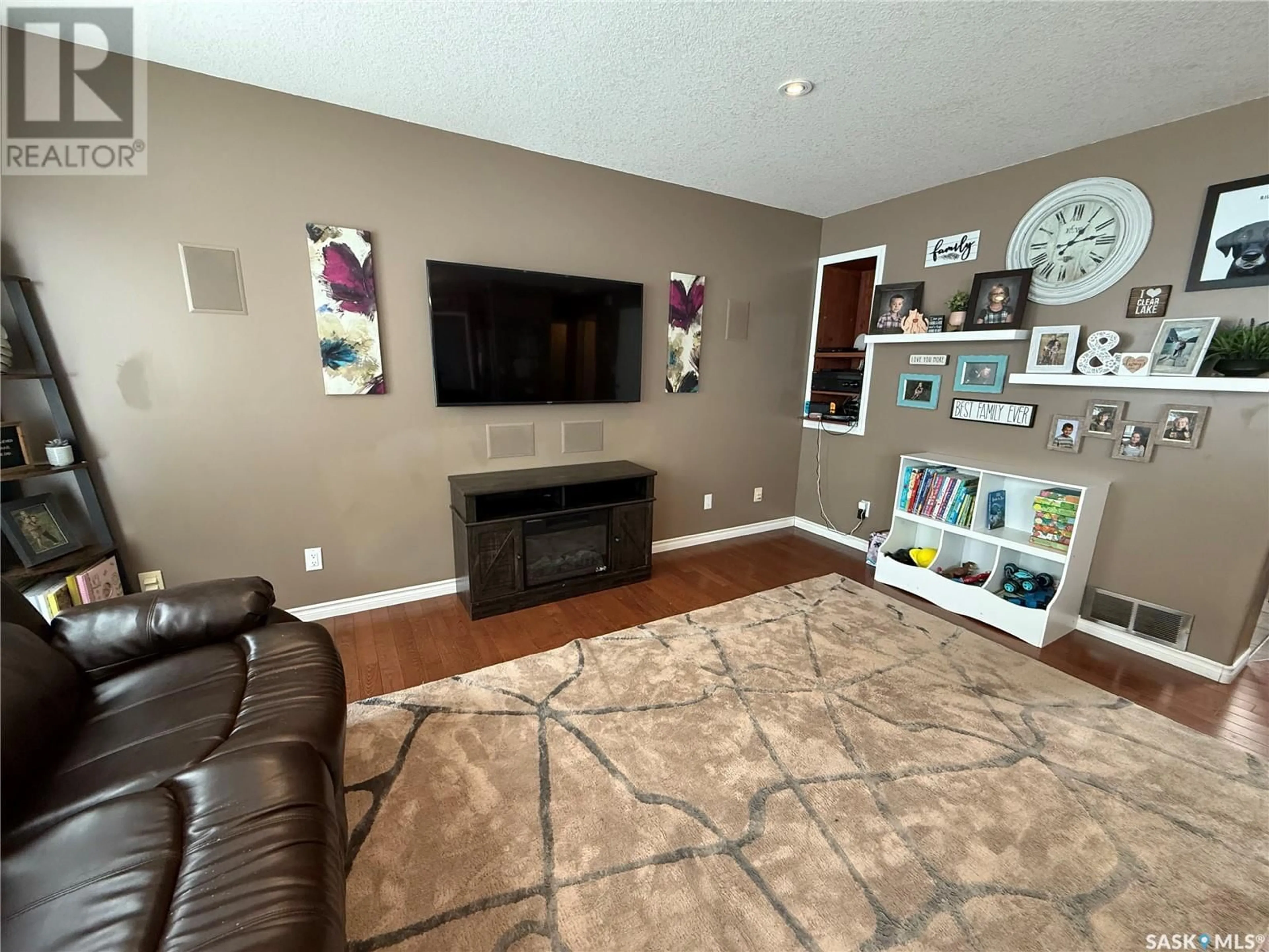 Living room with furniture, unknown for 1774 Wellock ROAD, Estevan Saskatchewan S4A2W1