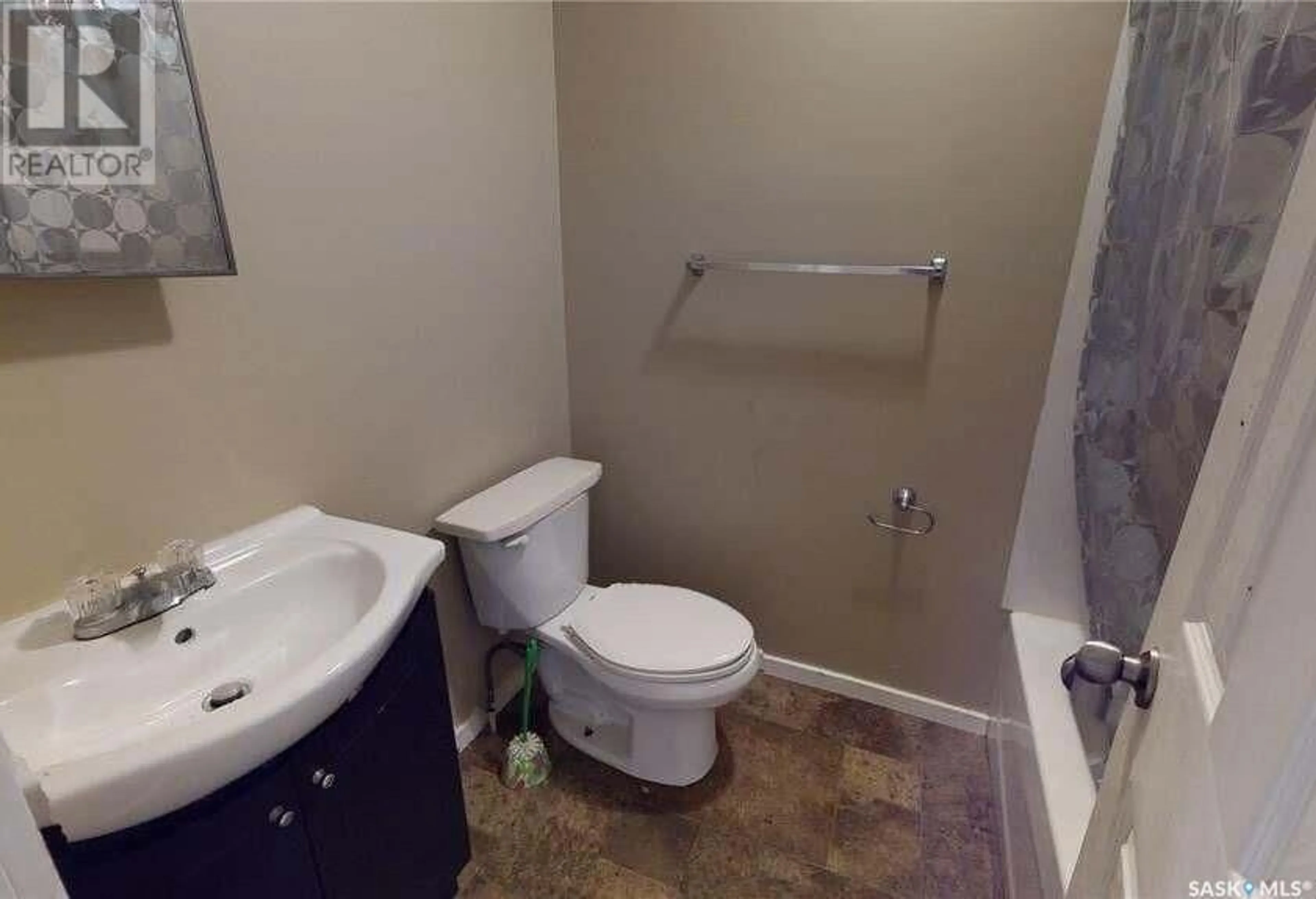 A pic of a room for 744 Garnet STREET, Regina Saskatchewan S4T2X1