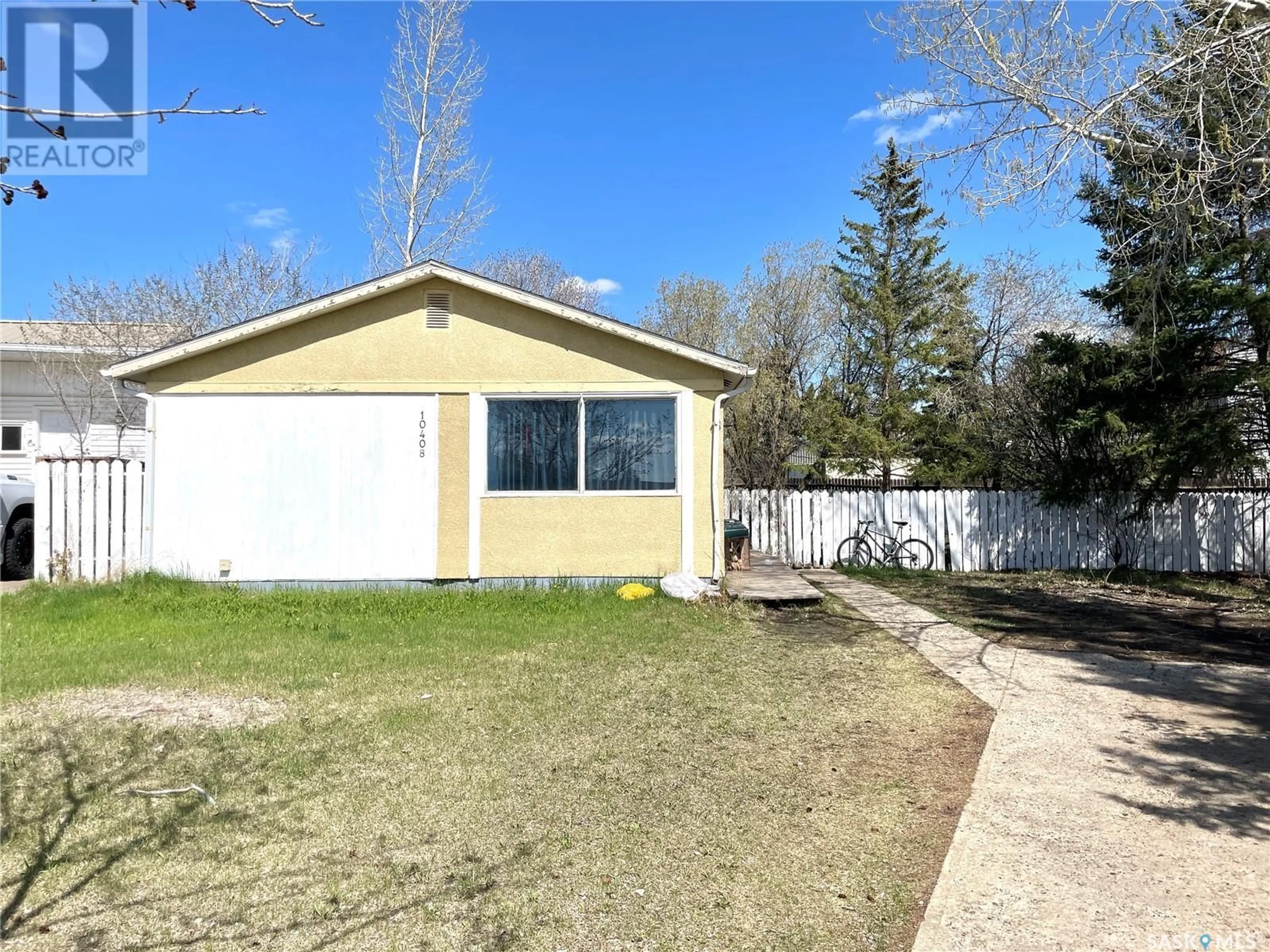 A pic from outside/outdoor area/front of a property/back of a property/a pic from drone, street for 10408 Laurier CRESCENT, North Battleford Saskatchewan S9A3A8