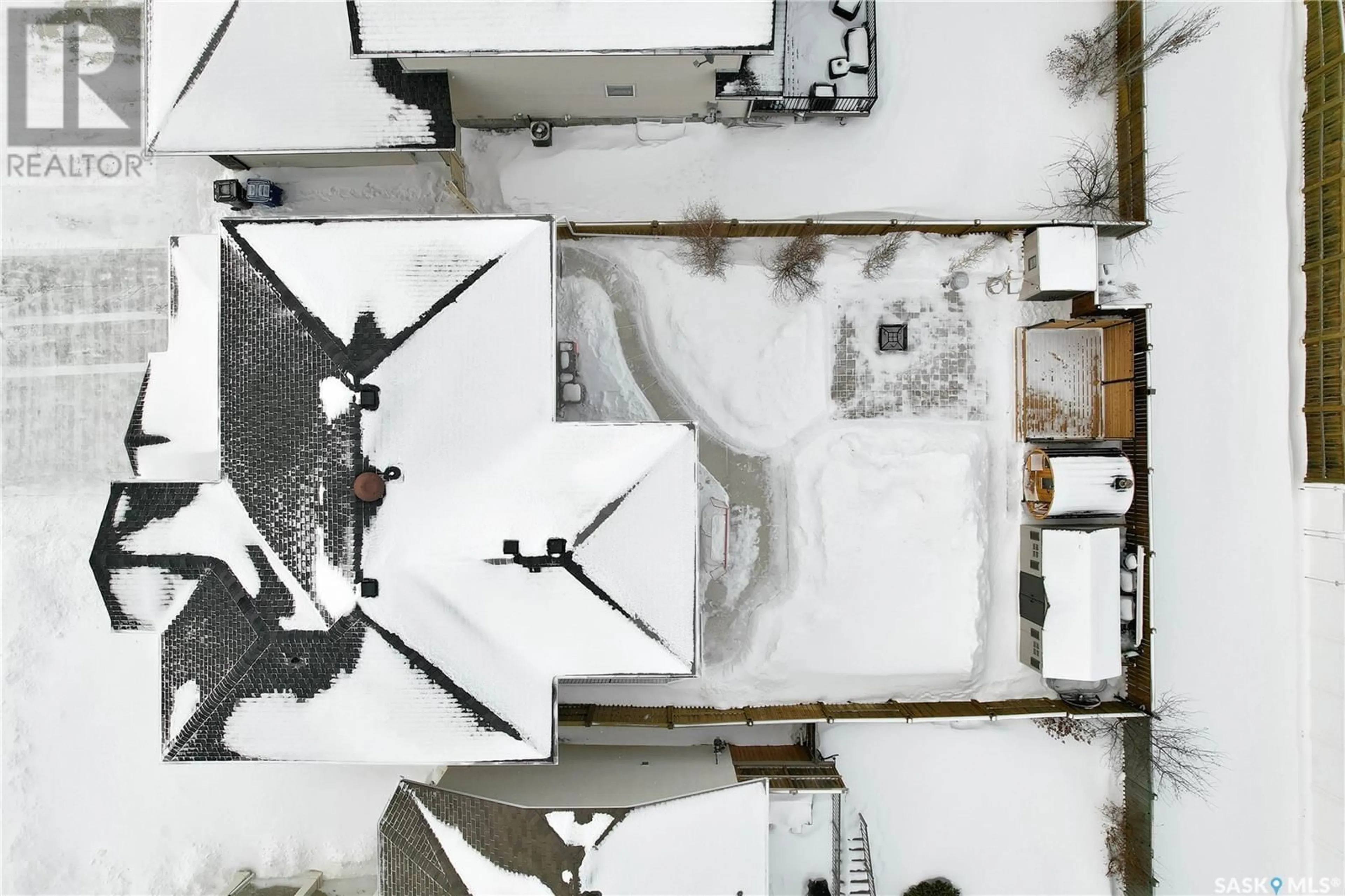 A pic from outside/outdoor area/front of a property/back of a property/a pic from drone, street for 320 Nicklaus DRIVE, Warman Saskatchewan S0K4S1