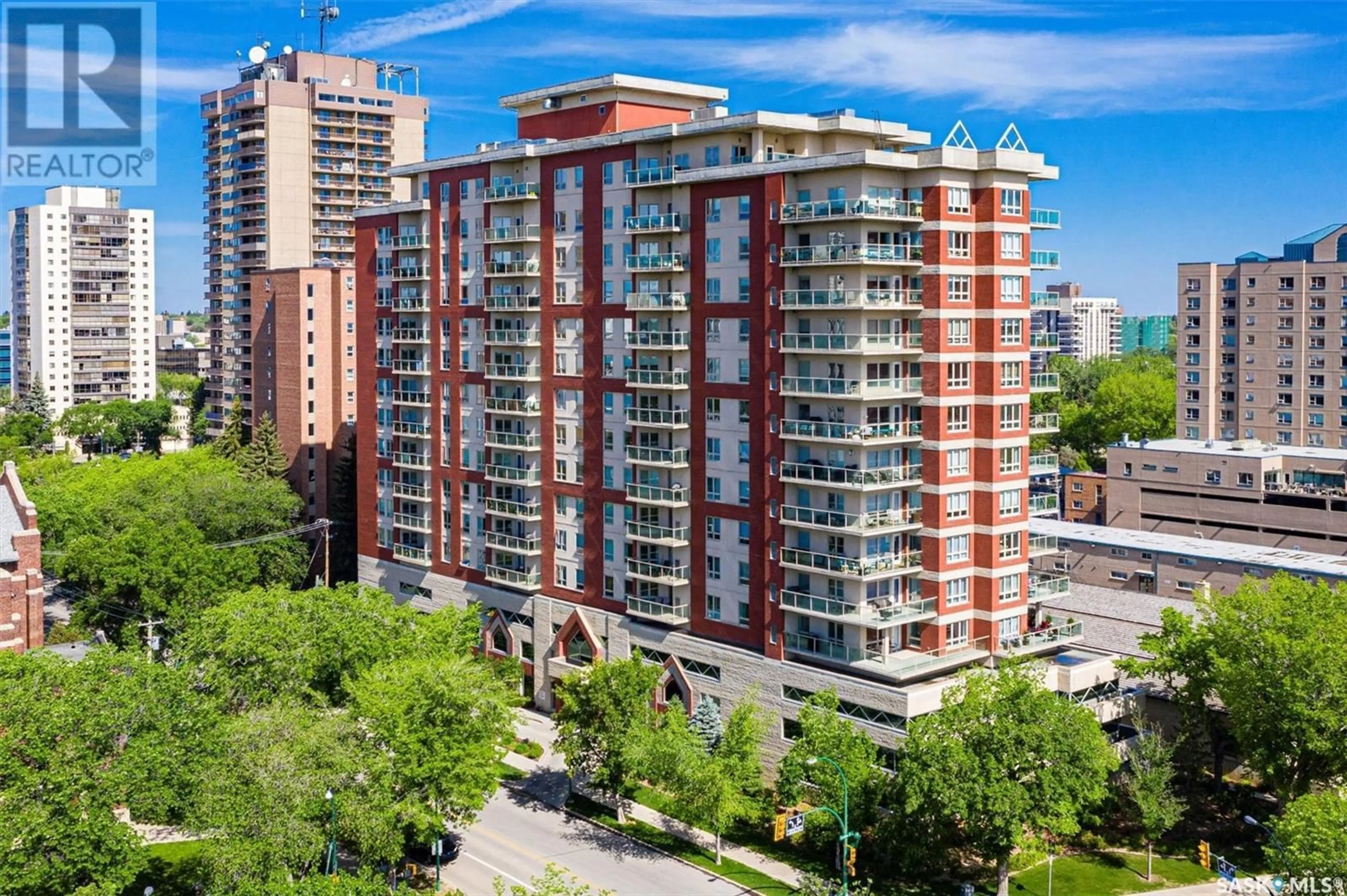 A pic from outside/outdoor area/front of a property/back of a property/a pic from drone, city buildings view from balcony for 502 902 Spadina CRESCENT E, Saskatoon Saskatchewan S7K0G8