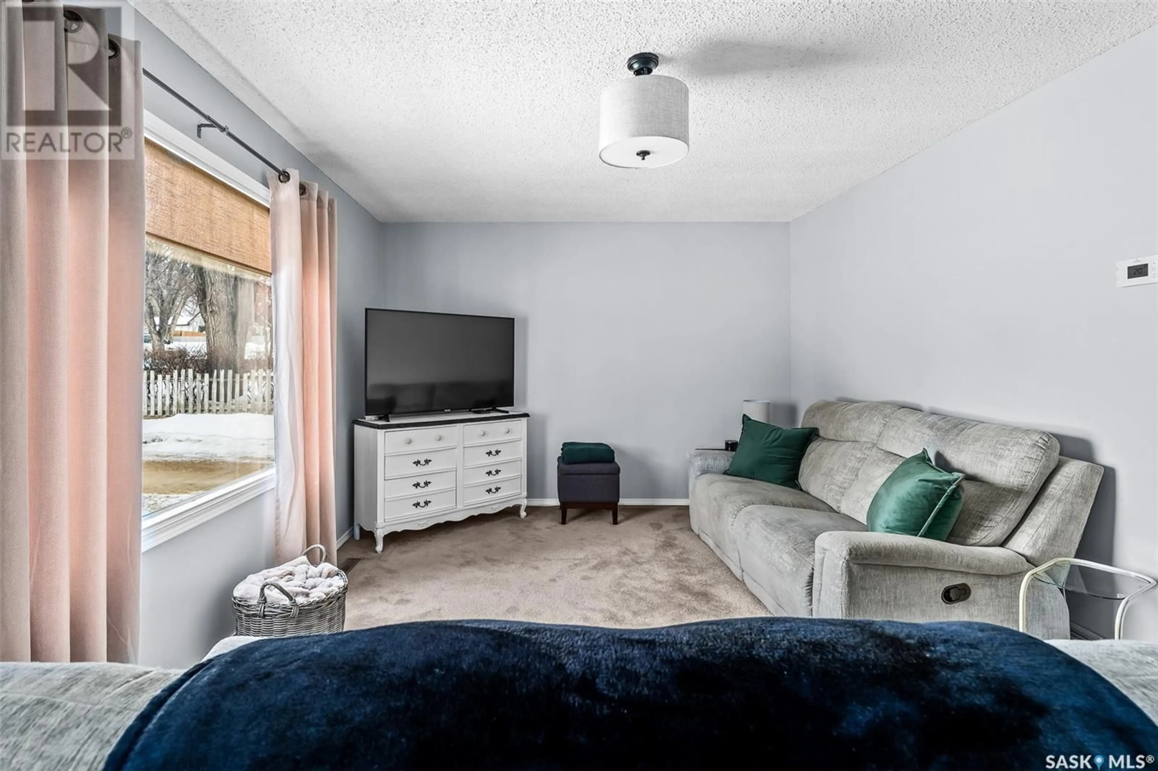 Living room with furniture, unknown for 1133 4th AVENUE NE, Moose Jaw Saskatchewan S6H1J2