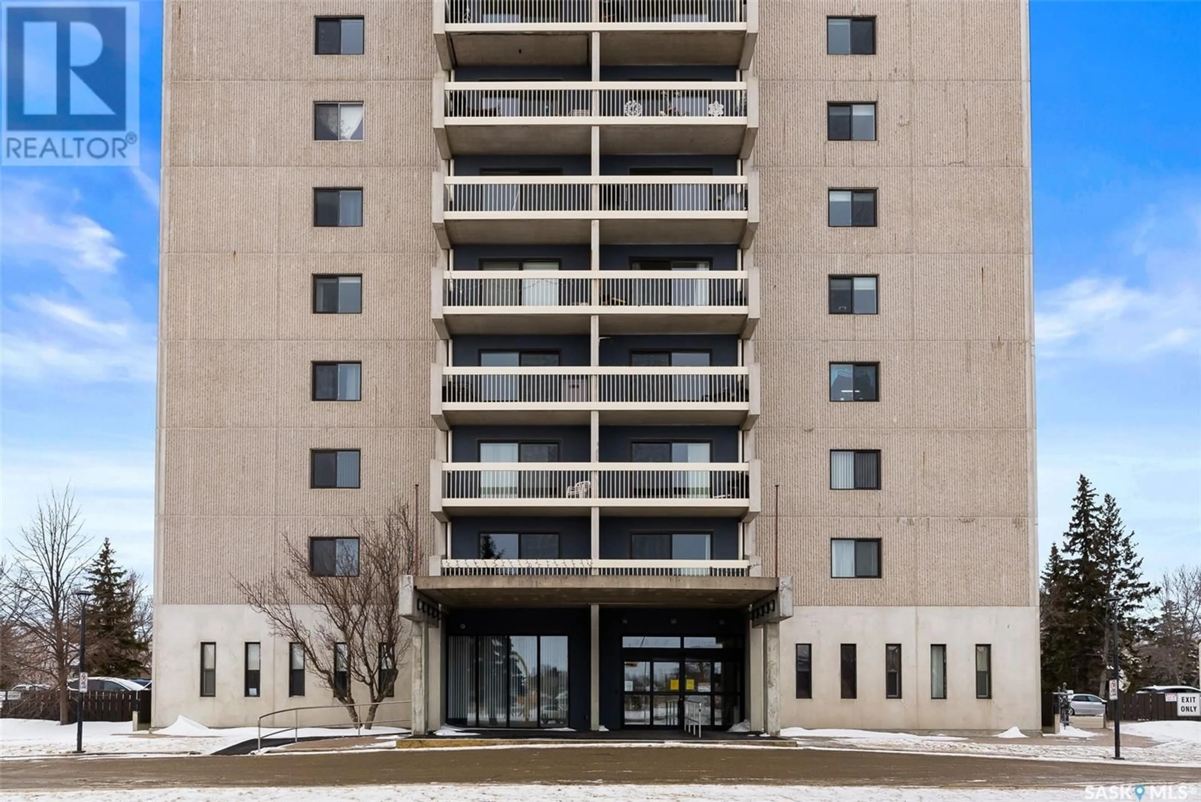 Indoor foyer for 905 3520 Hillsdale STREET, Regina Saskatchewan S4S5Z5