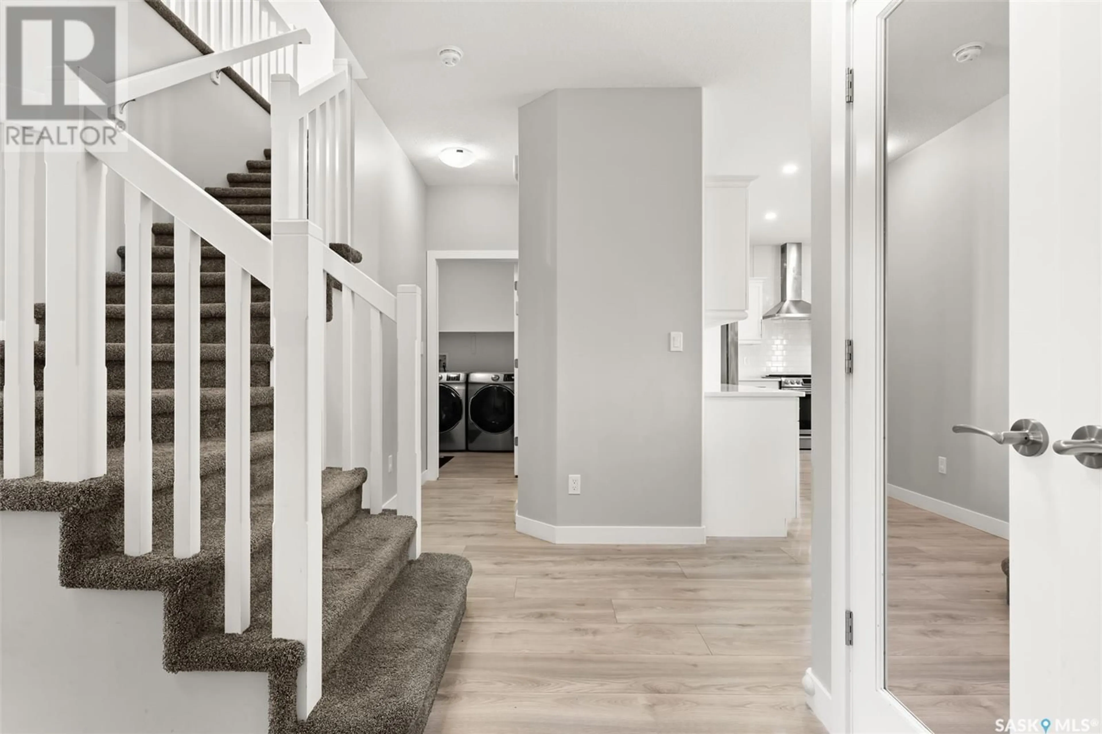 Indoor entryway for 4334 Albulet DRIVE, Regina Saskatchewan S4W0L7