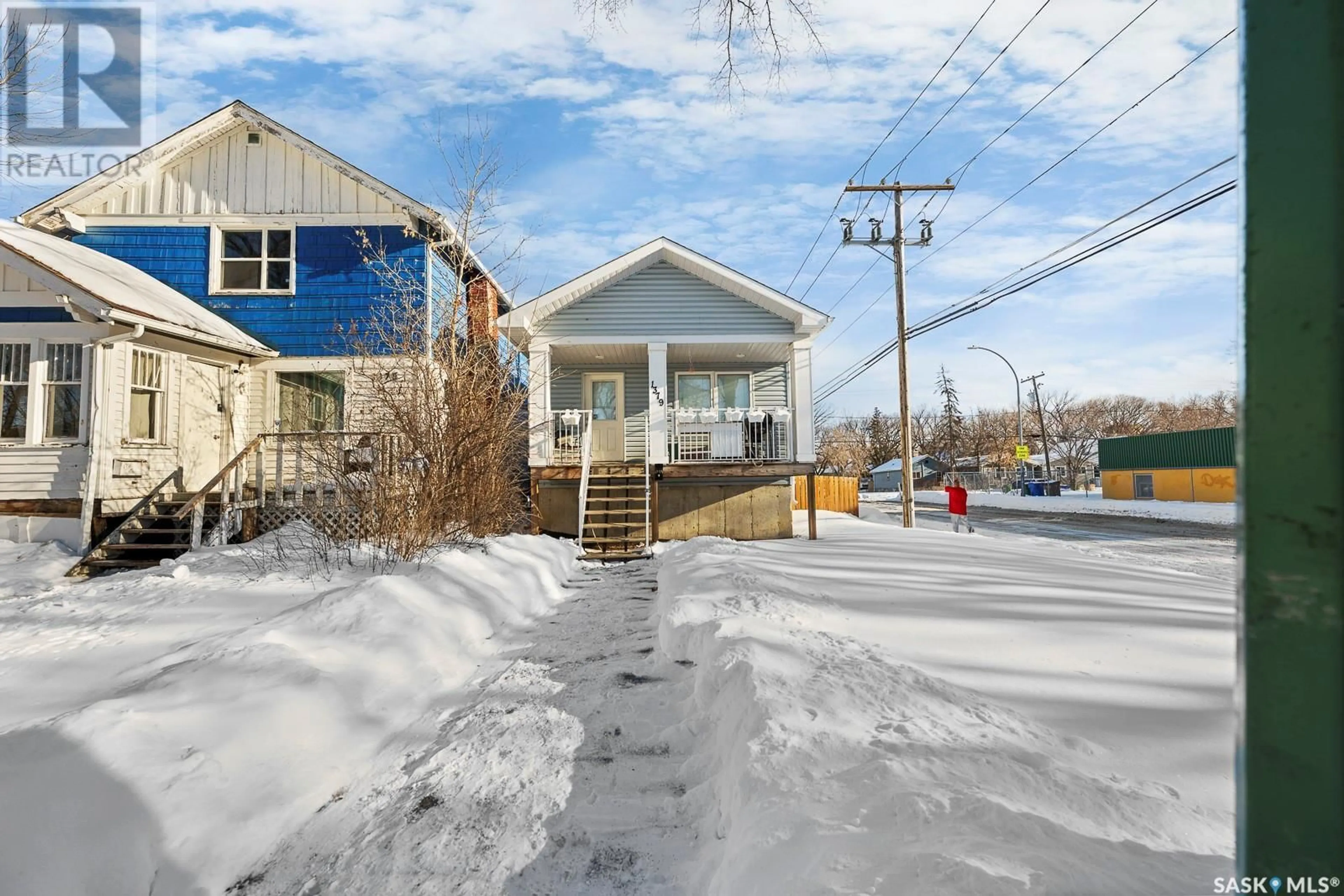 Patio, street for 1379 ROBINSON STREET, Regina Saskatchewan S4T2N5