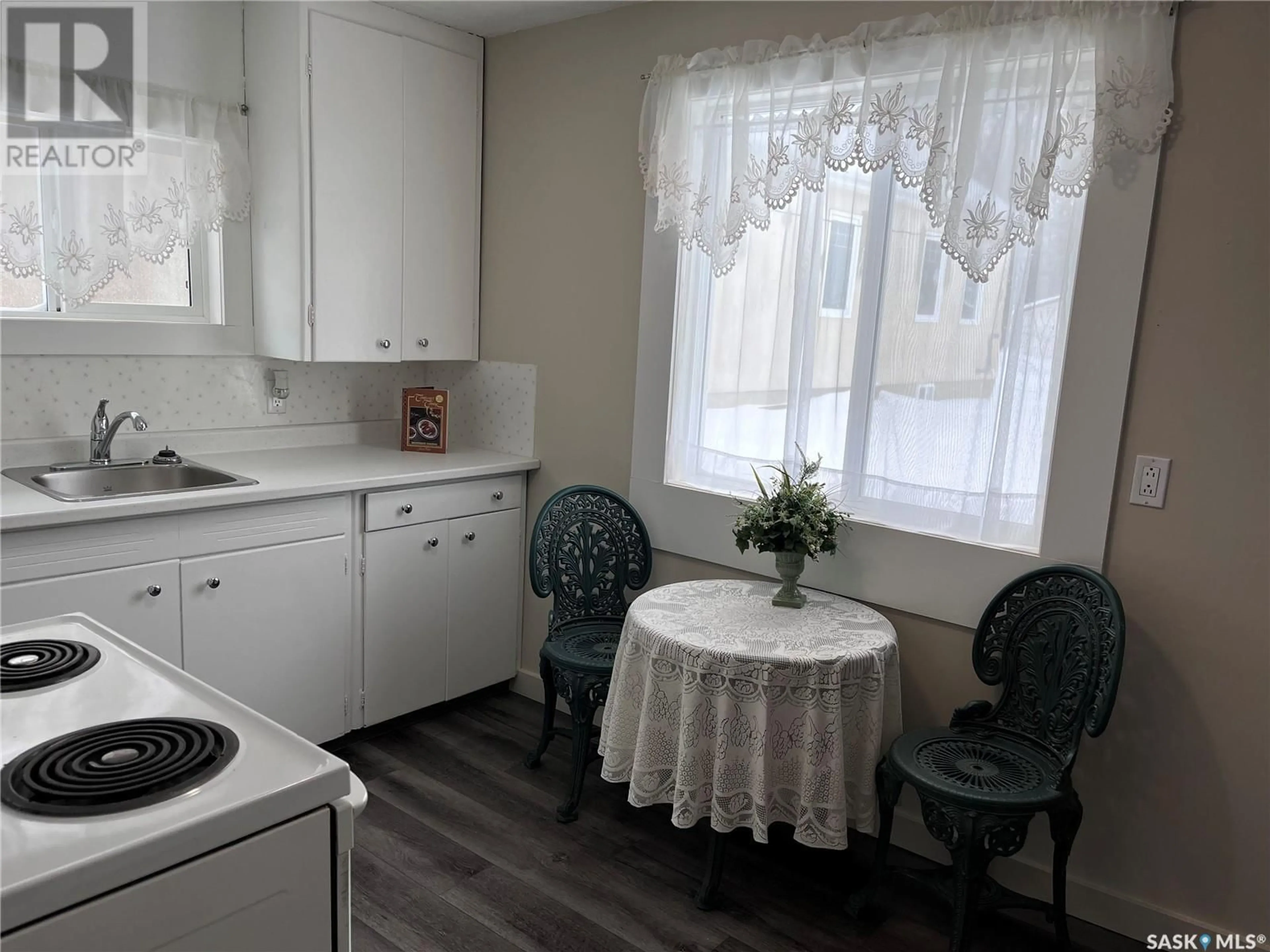 Standard kitchen, unknown for 215 Stovel AVENUE W, Melfort Saskatchewan S0E1A0