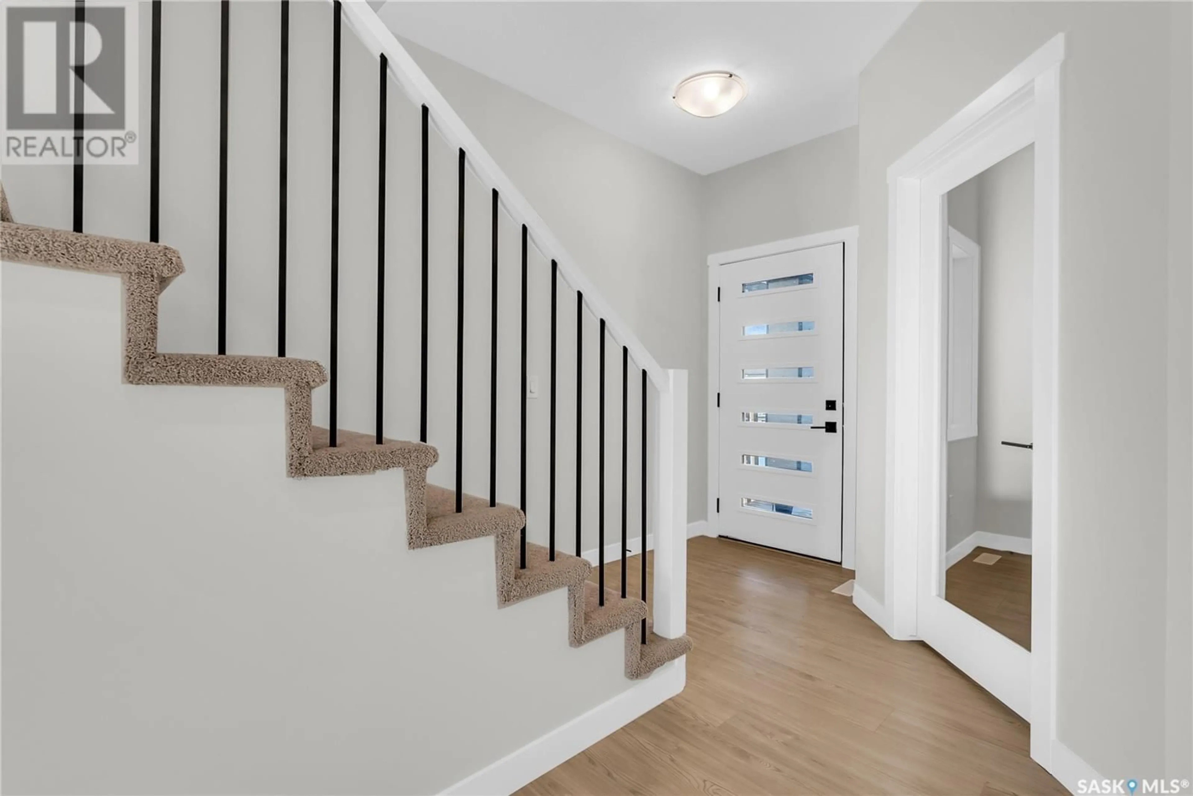 Indoor entryway for 227 Asokan STREET, Saskatoon Saskatchewan S7V1S4