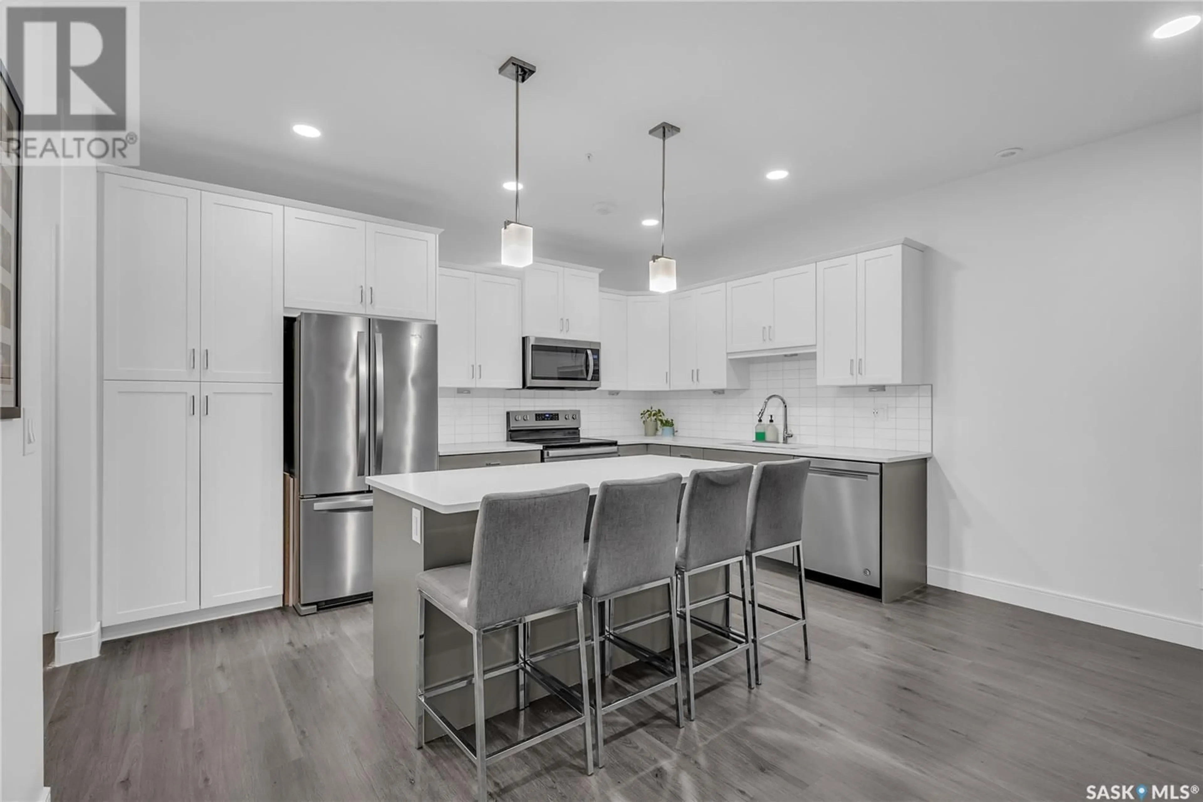 Open concept kitchen, unknown for 130 105 Willis CRESCENT, Saskatoon Saskatchewan S7T0Z3